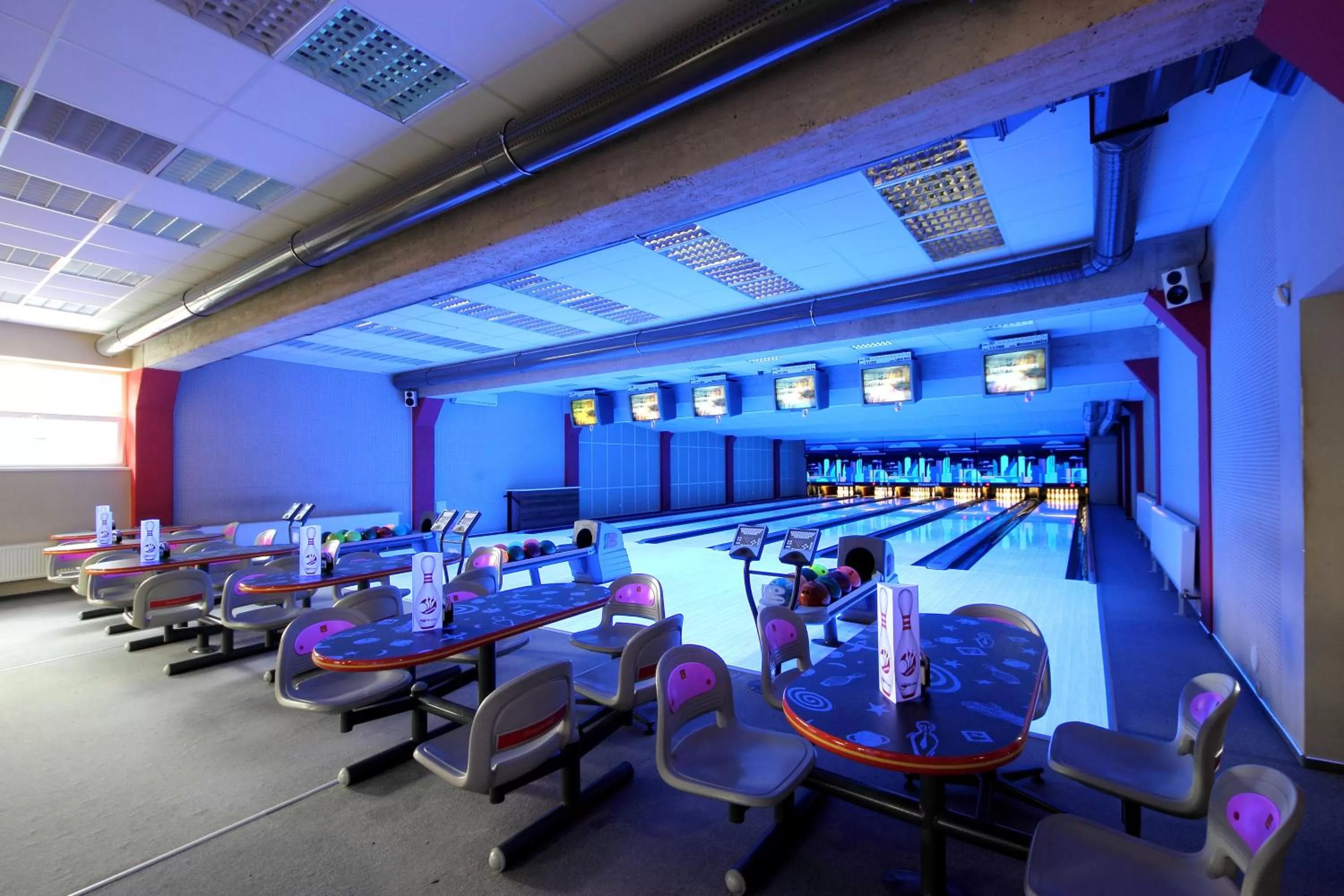 Bowling, Restaurant/Places to Eat in Hotel S-centrum