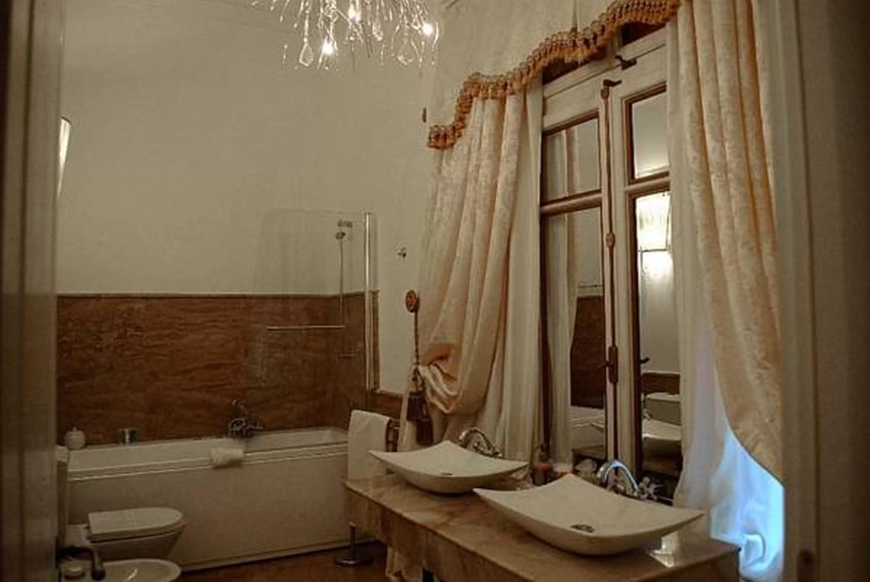 Grand Boutique Hotel