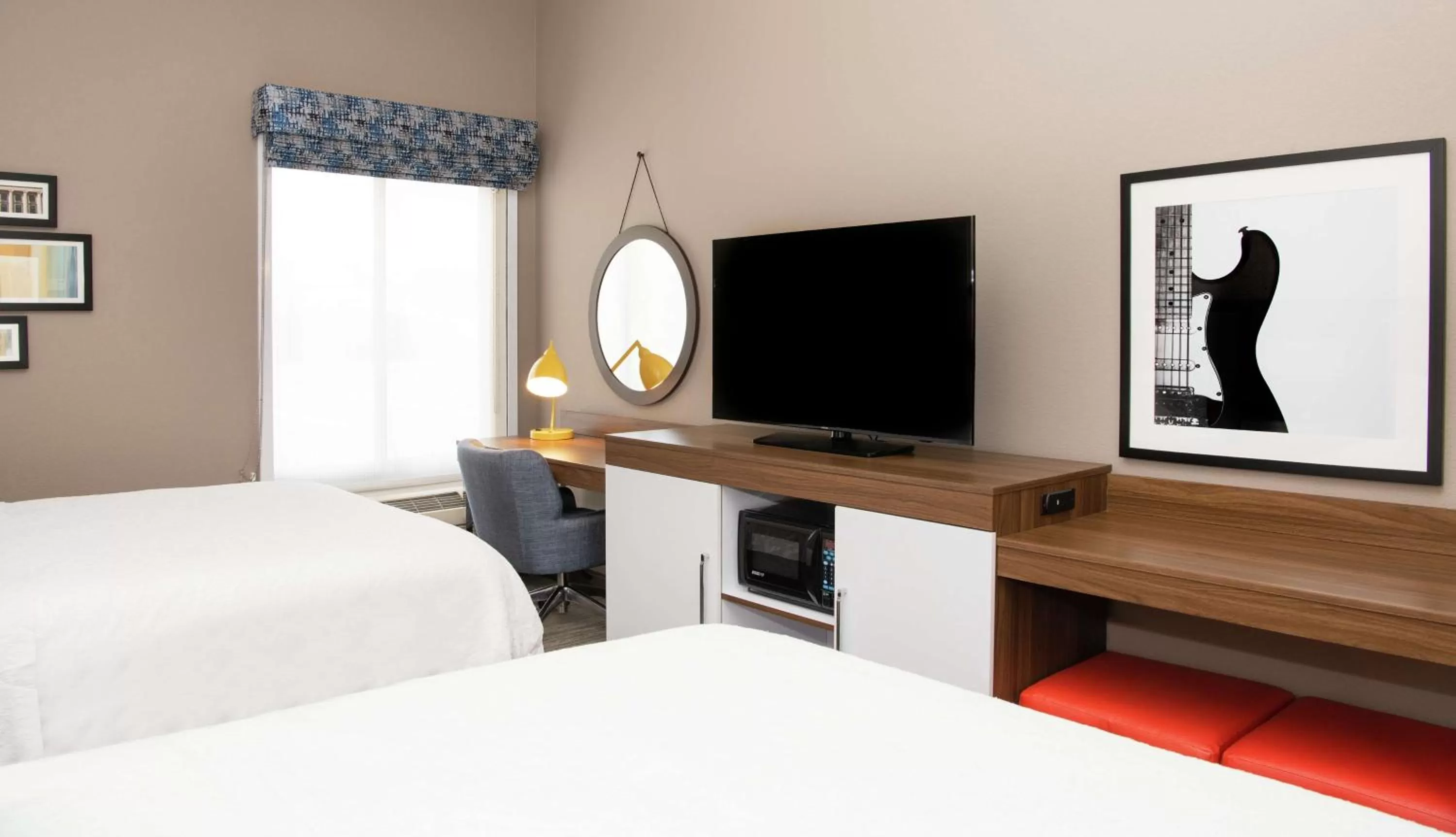 Bedroom, Bed in Hampton Inn Cleveland-Solon