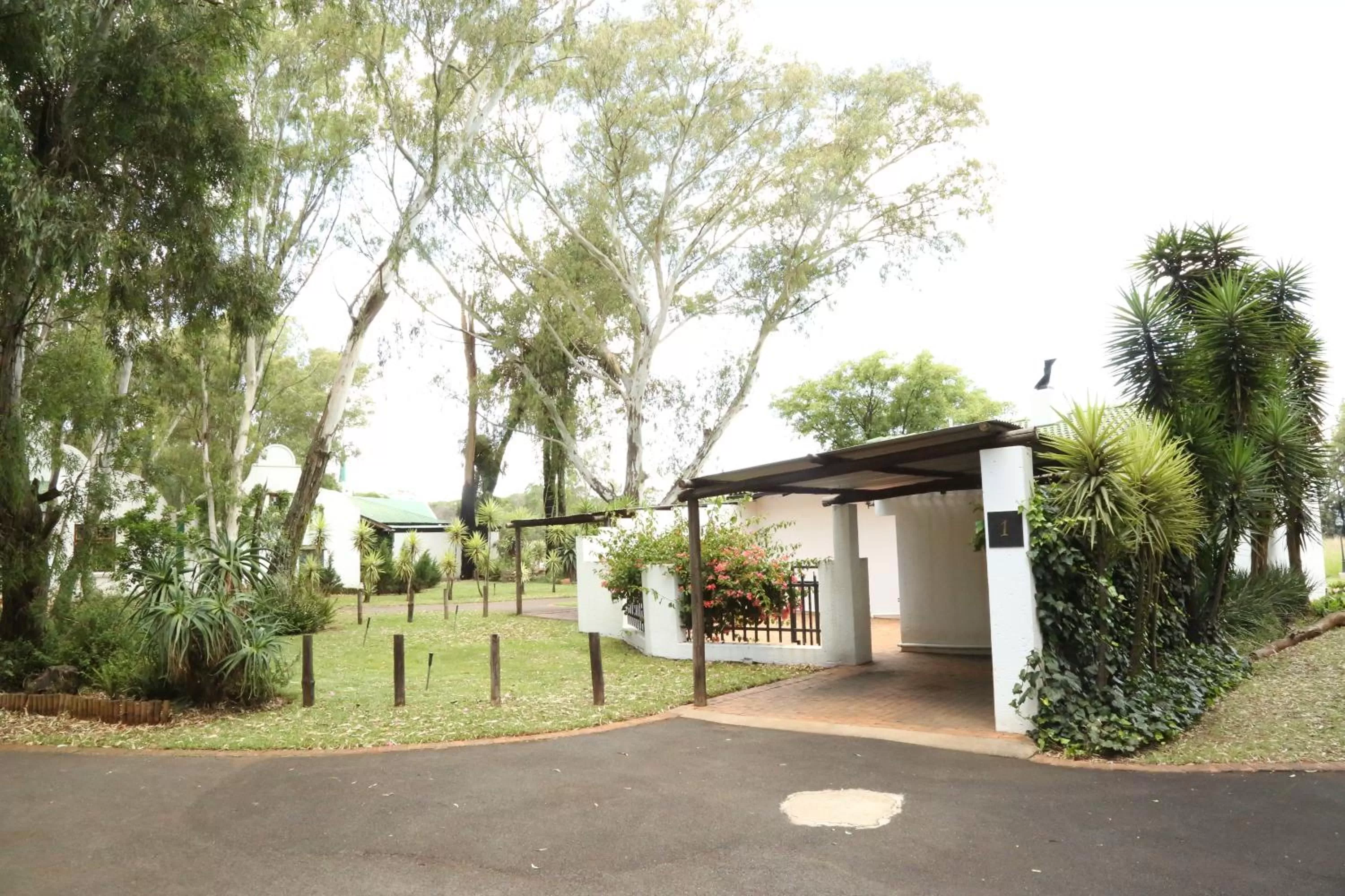 Property Building in The Highveld Cape Inn