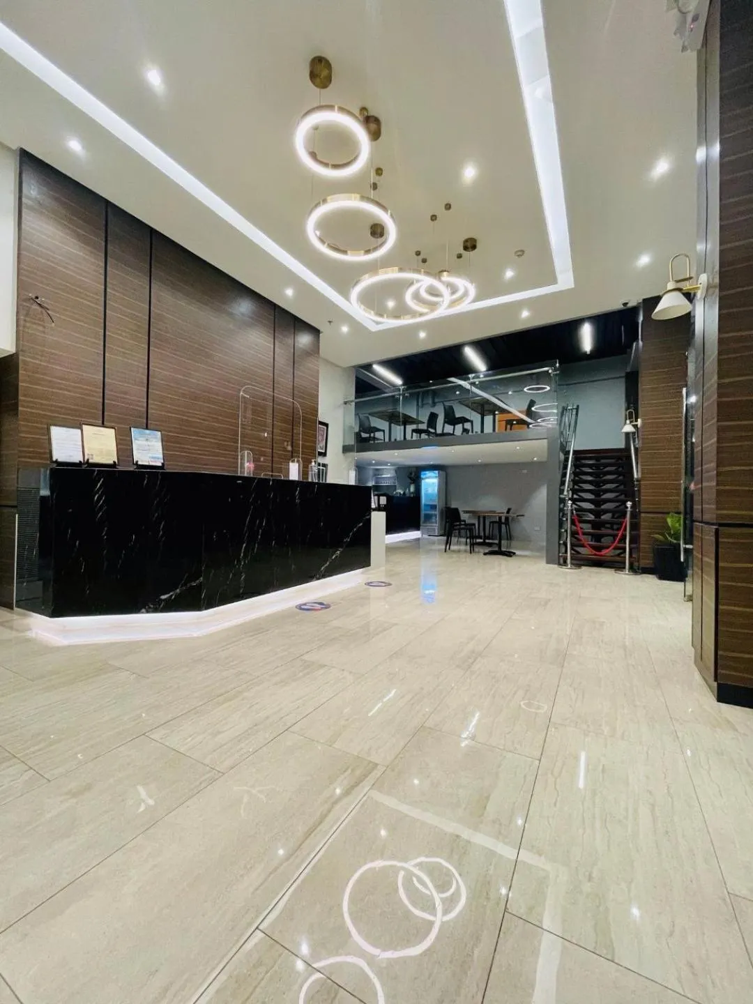 Restaurant/places to eat in Mango Suites