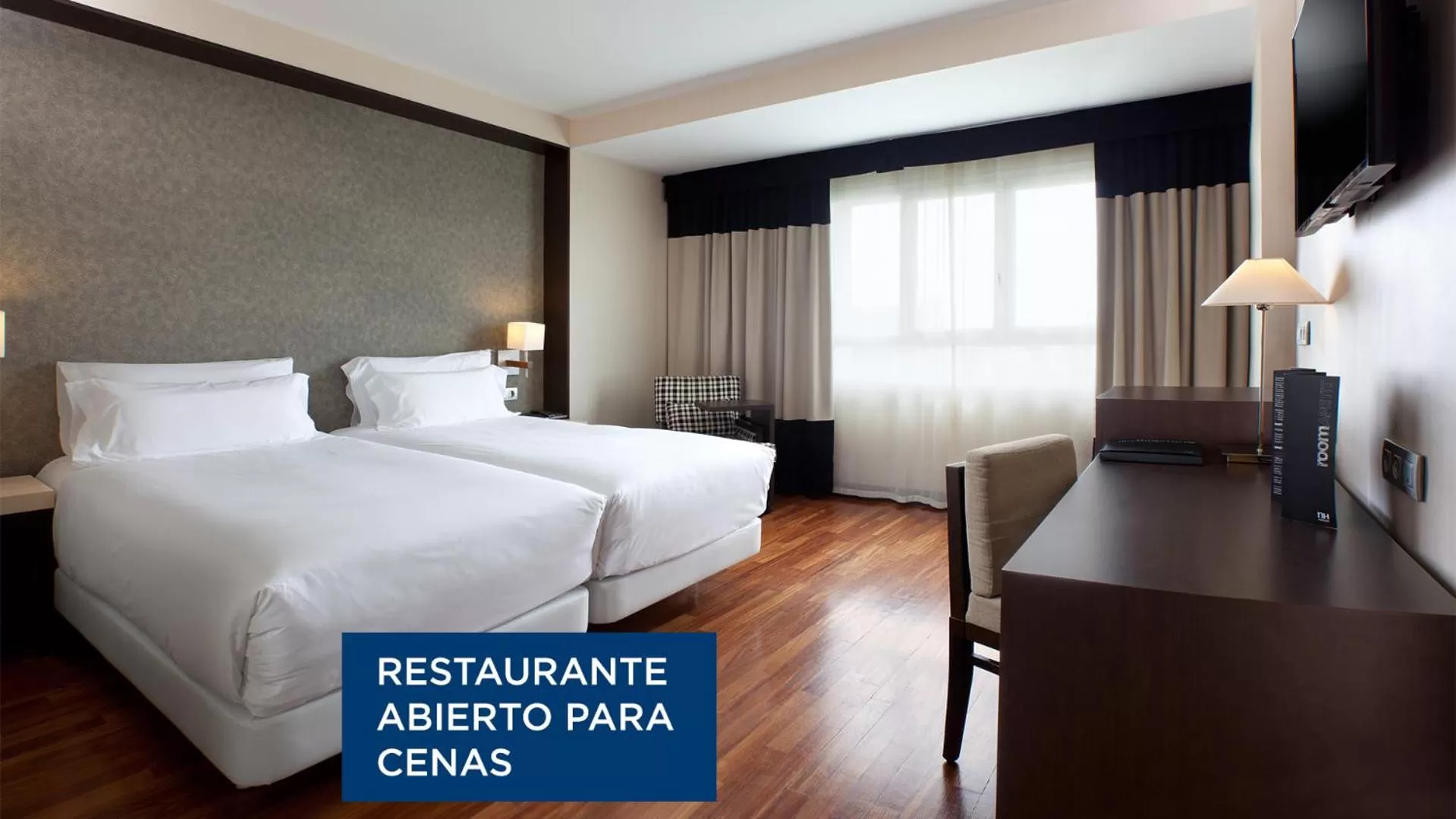 Photo of the whole room, Bed in NH Canciller Ayala Vitoria