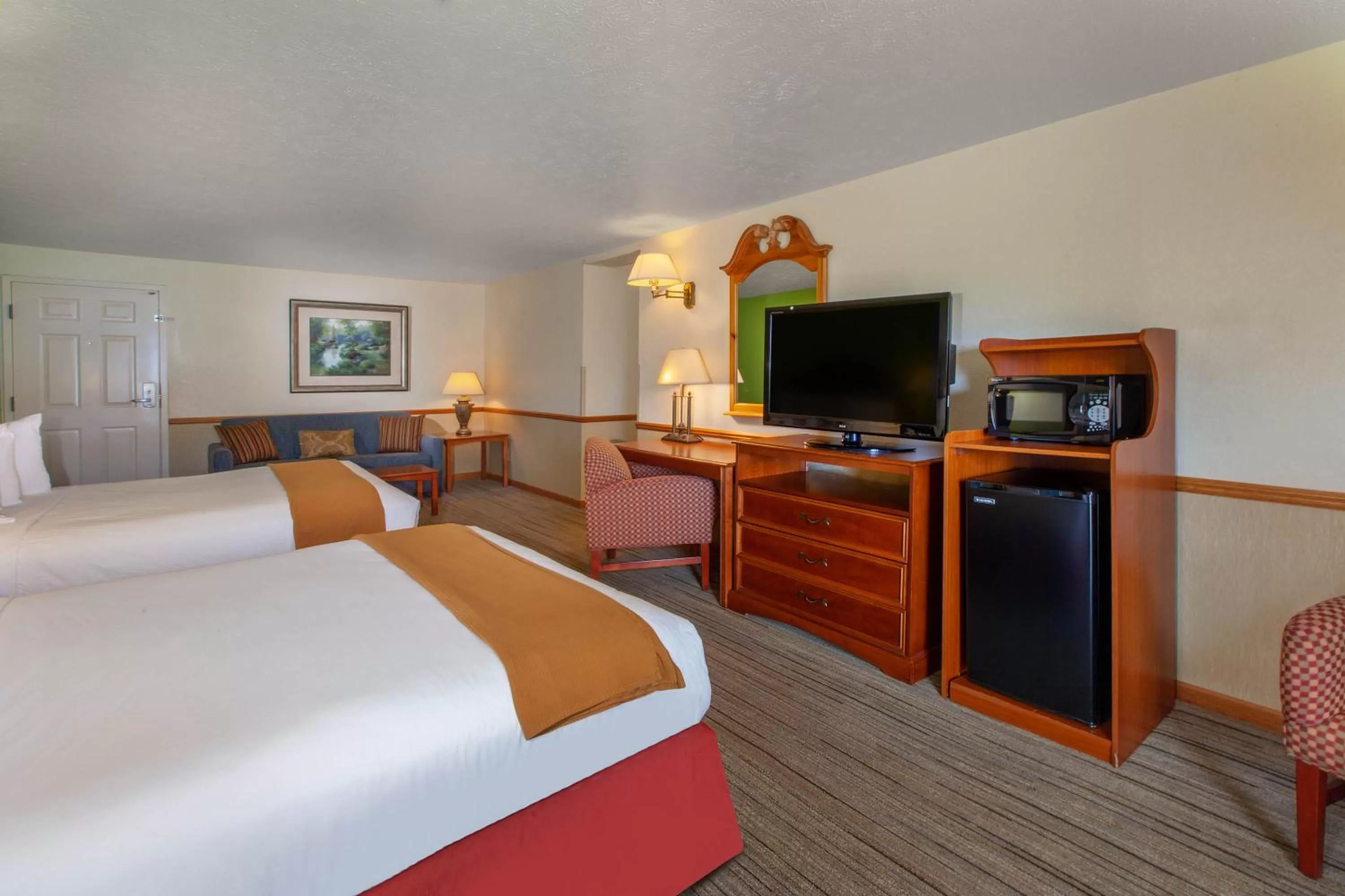TV and multimedia, Bed in Apple Tree Inn; SureStay Collection by Best Western