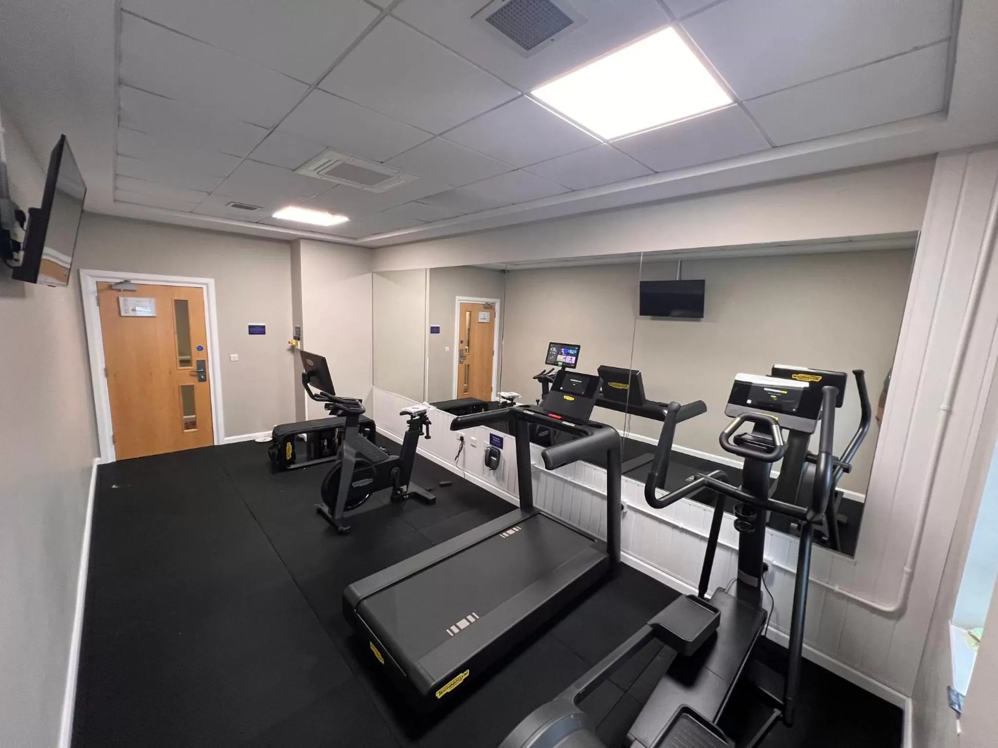 Spa and wellness centre/facilities in Holiday Inn Express Antrim by IHG
