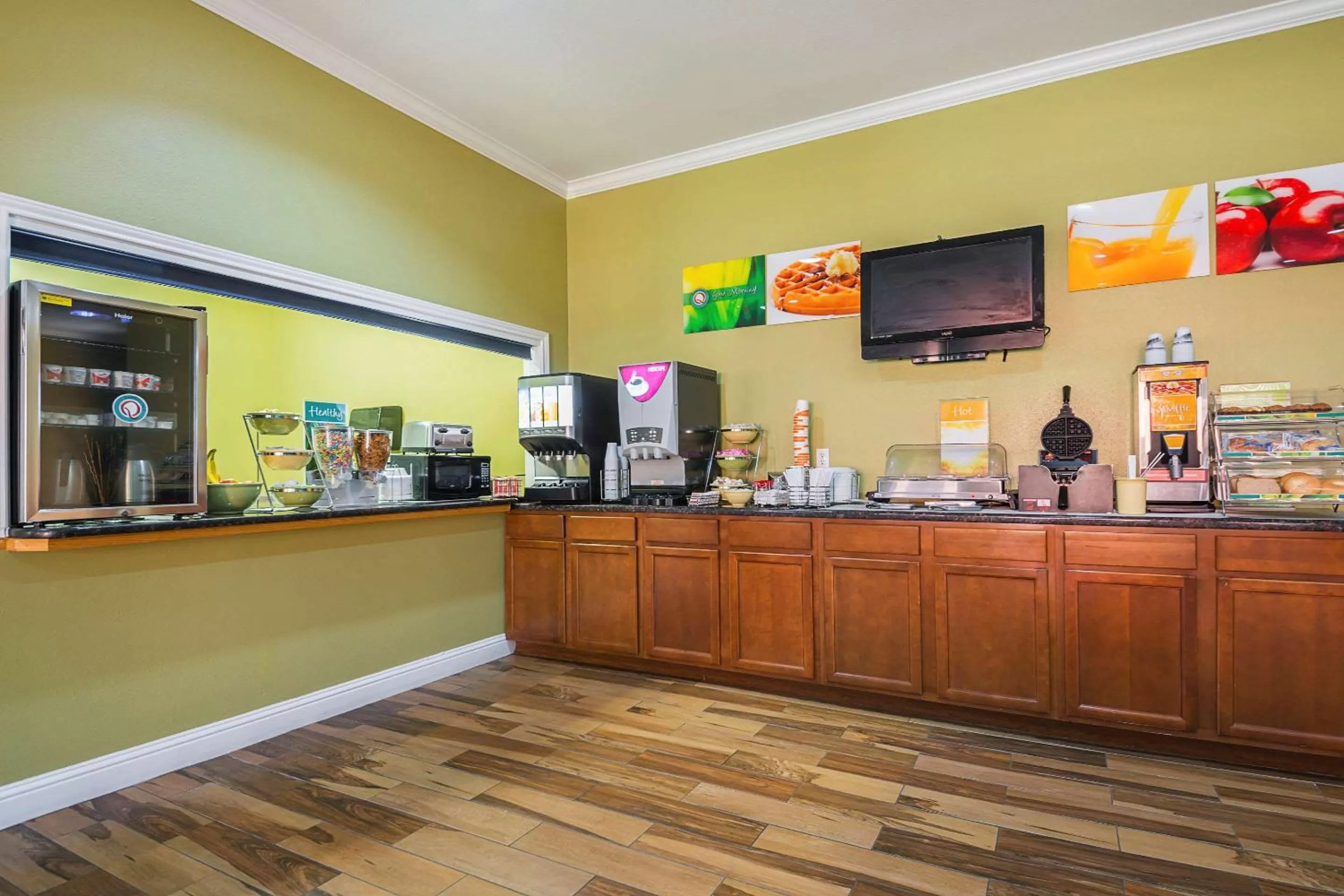 Breakfast in Quality Inn DeRidder