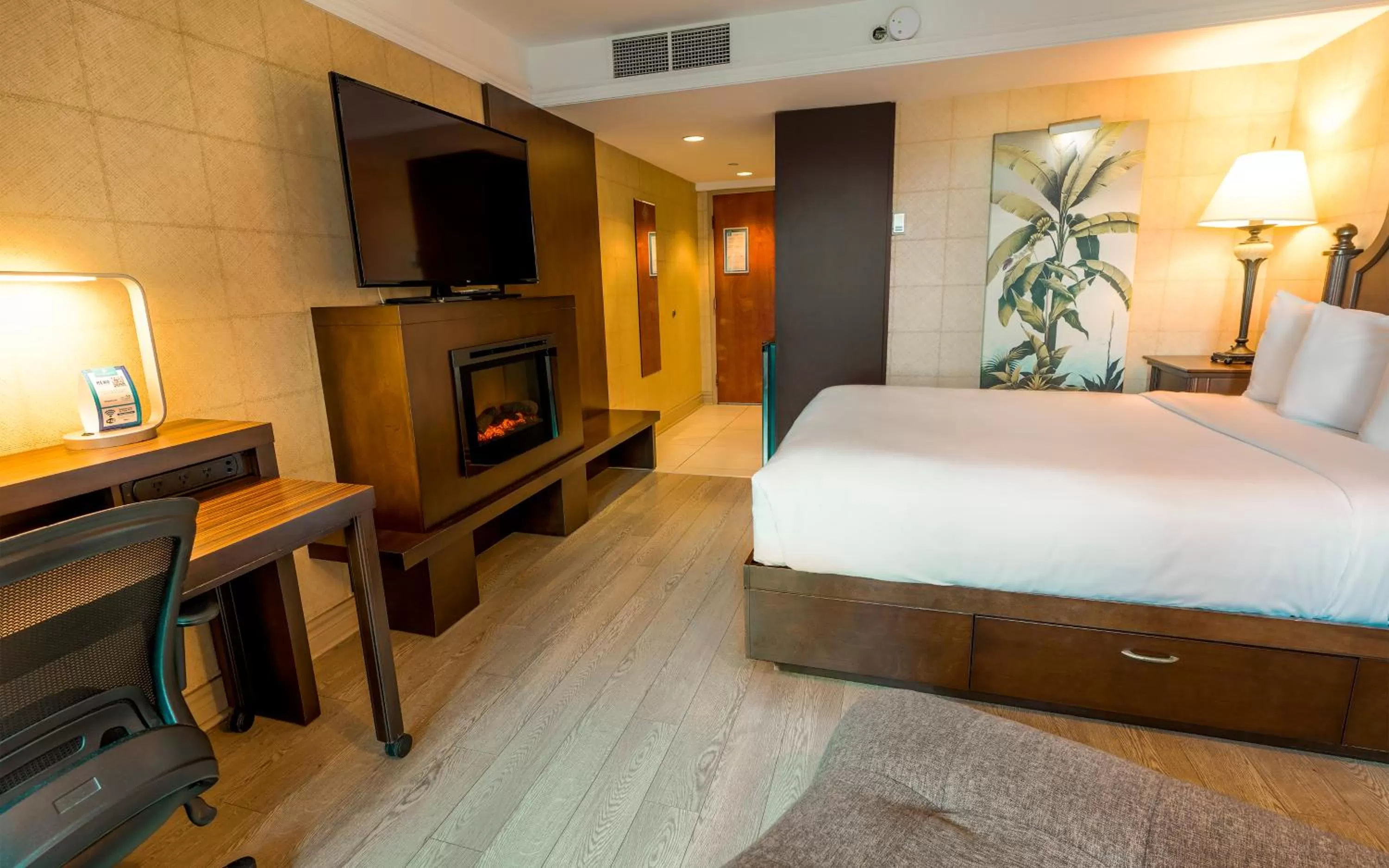 Queen Room with Garden View in L'Hôtel Québec par JARO