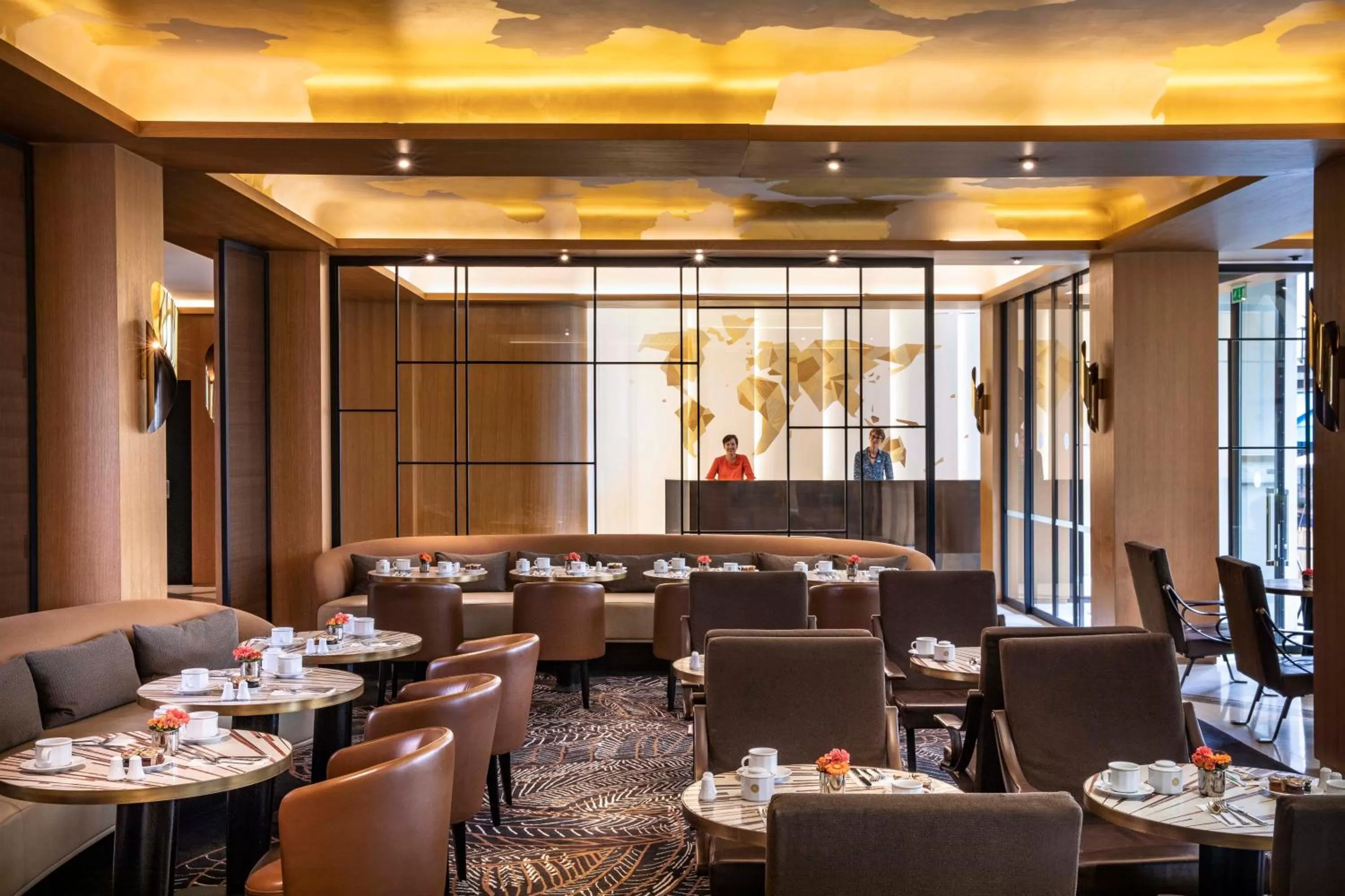 Restaurant/places to eat in Hotel Maison FL