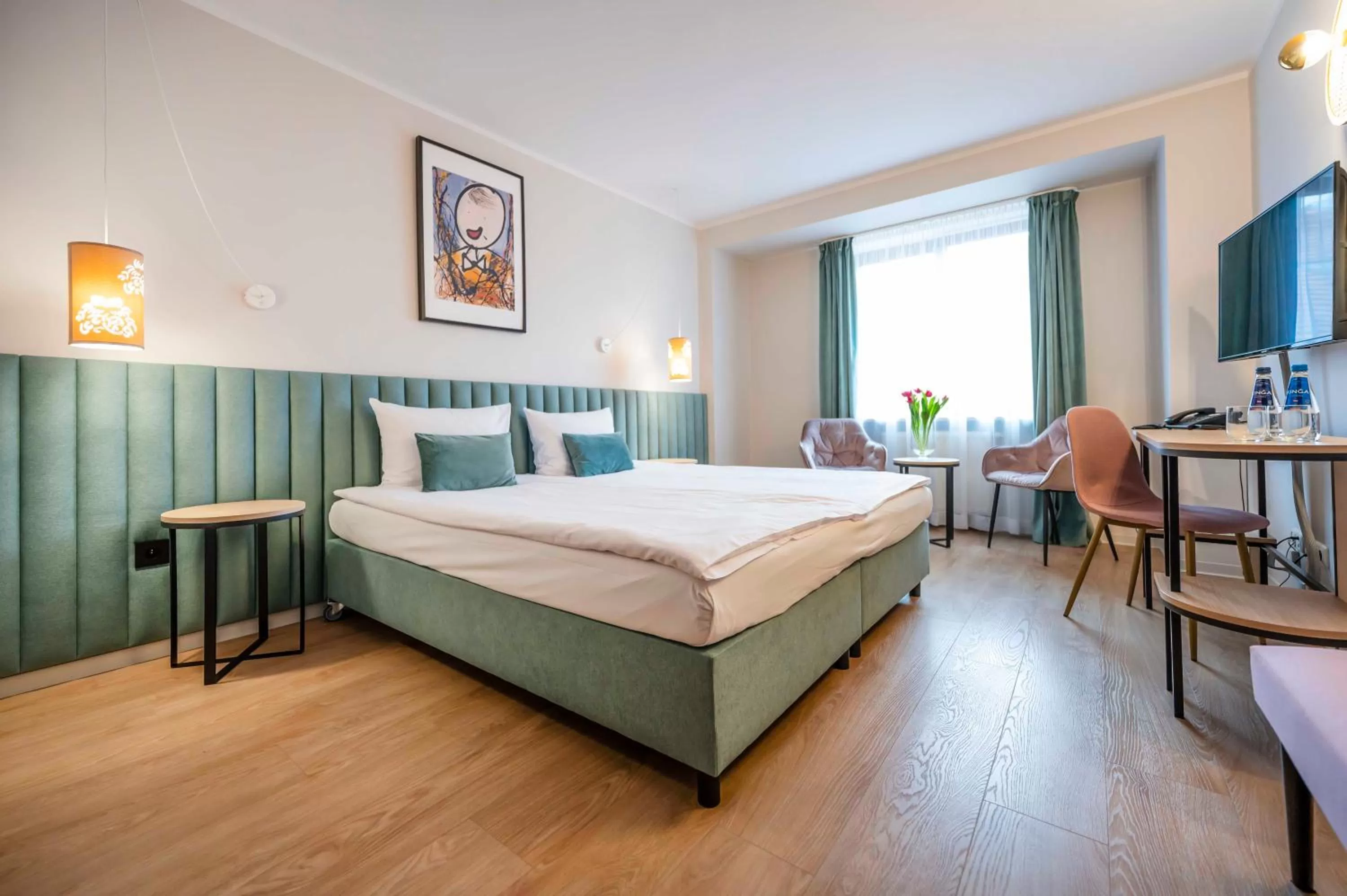 Photo of the whole room, Bed in Hotel H12****