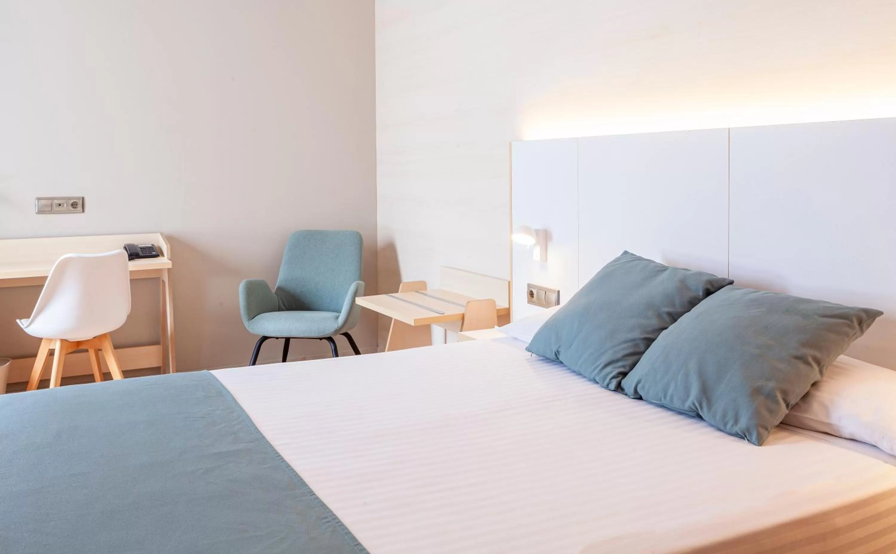 Bedroom, Bed in Hotel Olympia Valencia