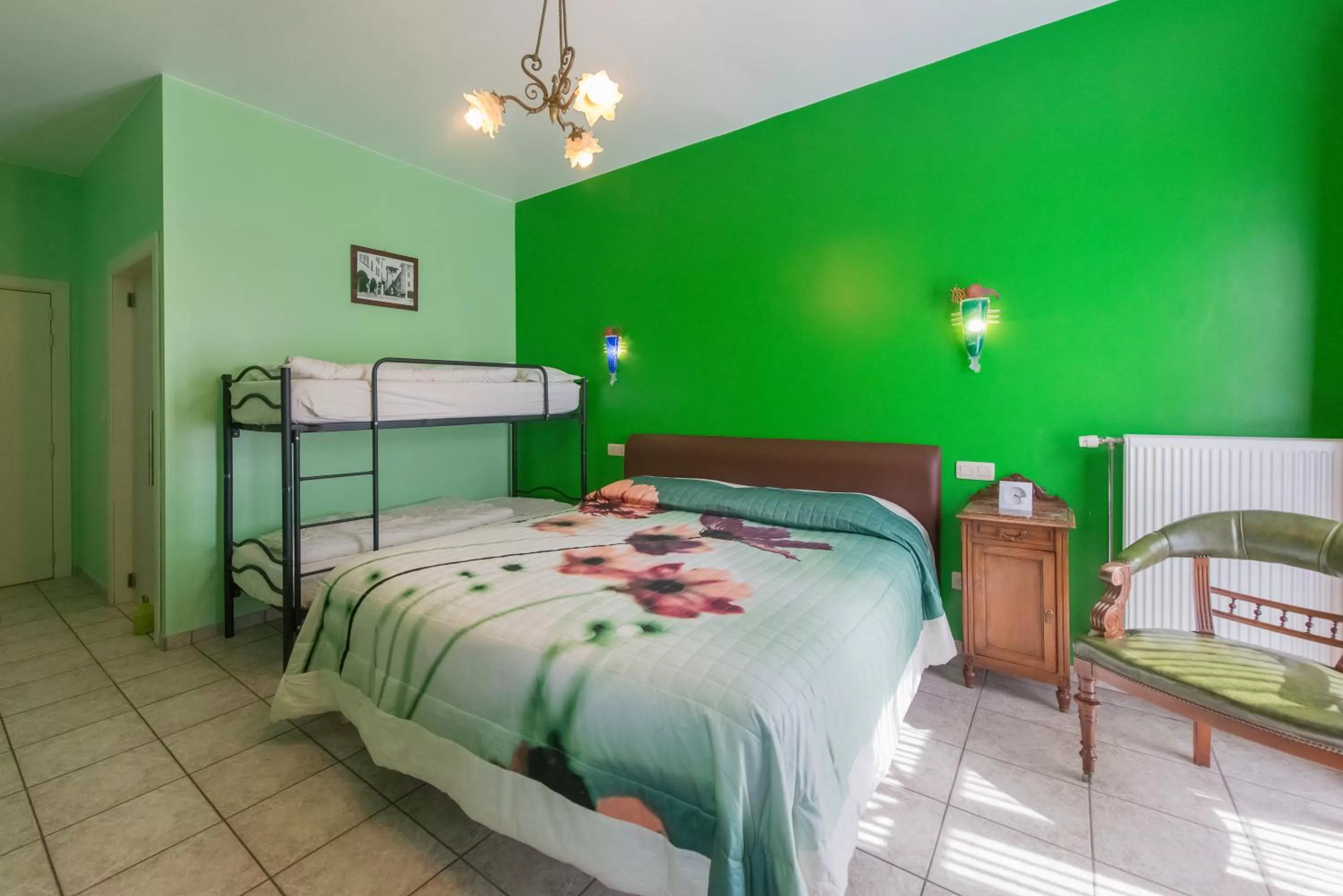 Bedroom, Bed in B&B Casa Roman & Vakantiewoning voor 1 pers tot max 32 personen