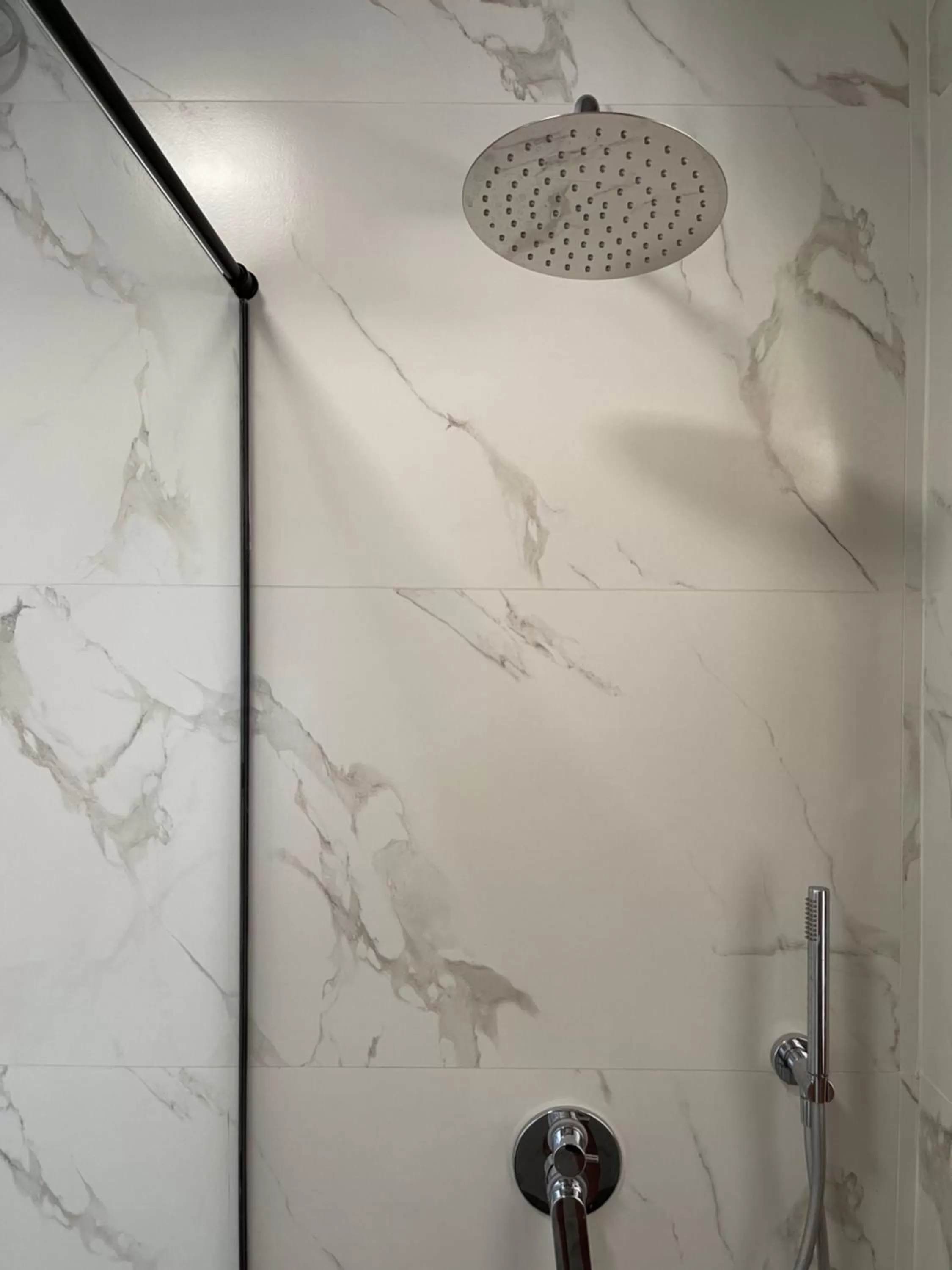 Shower in HOTEL VILA 15 - CENTER