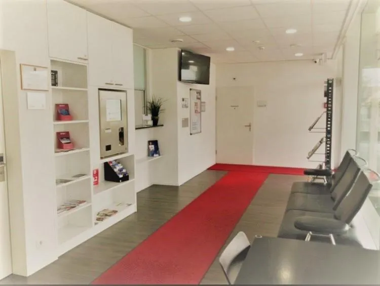 Lobby or reception in Hotel Hine Adon Bern Airport