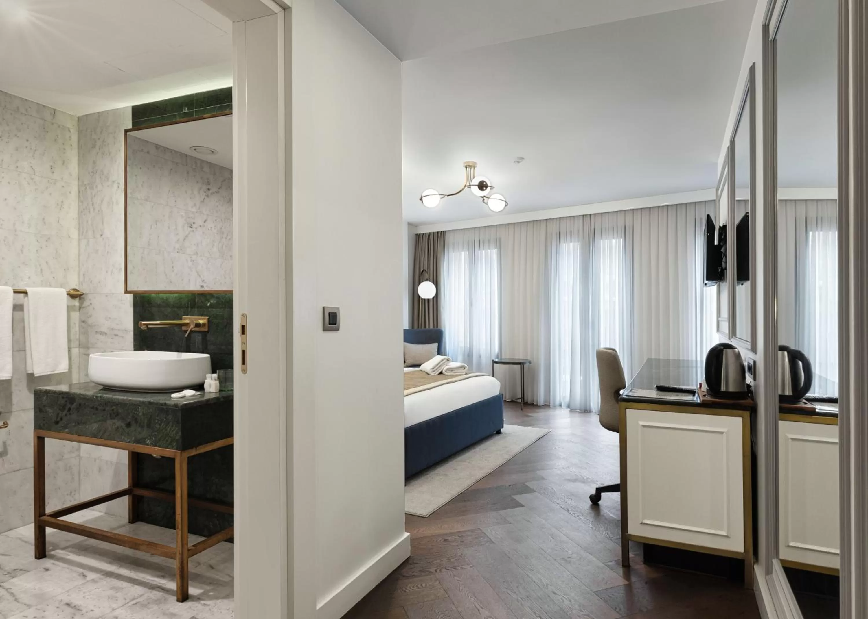 Bathroom, Bed in Pera Rasso Hotel