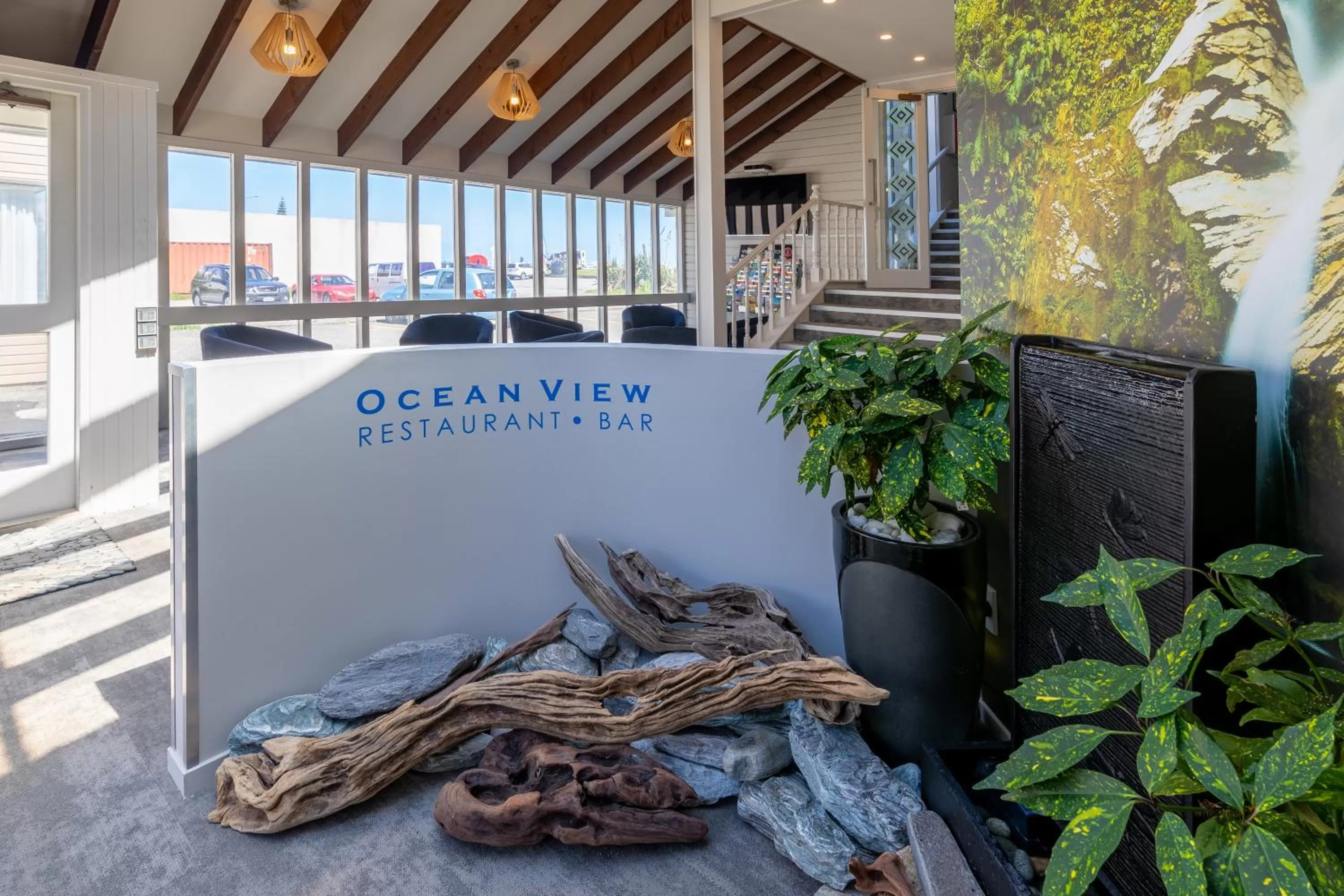 Restaurant/places to eat in Beachfront Hotel Hokitika