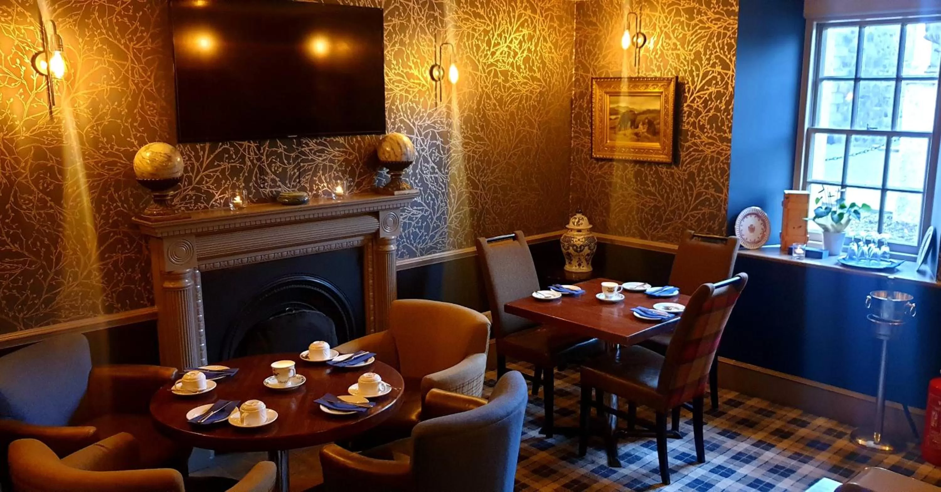 Restaurant/places to eat in Garth Hotel