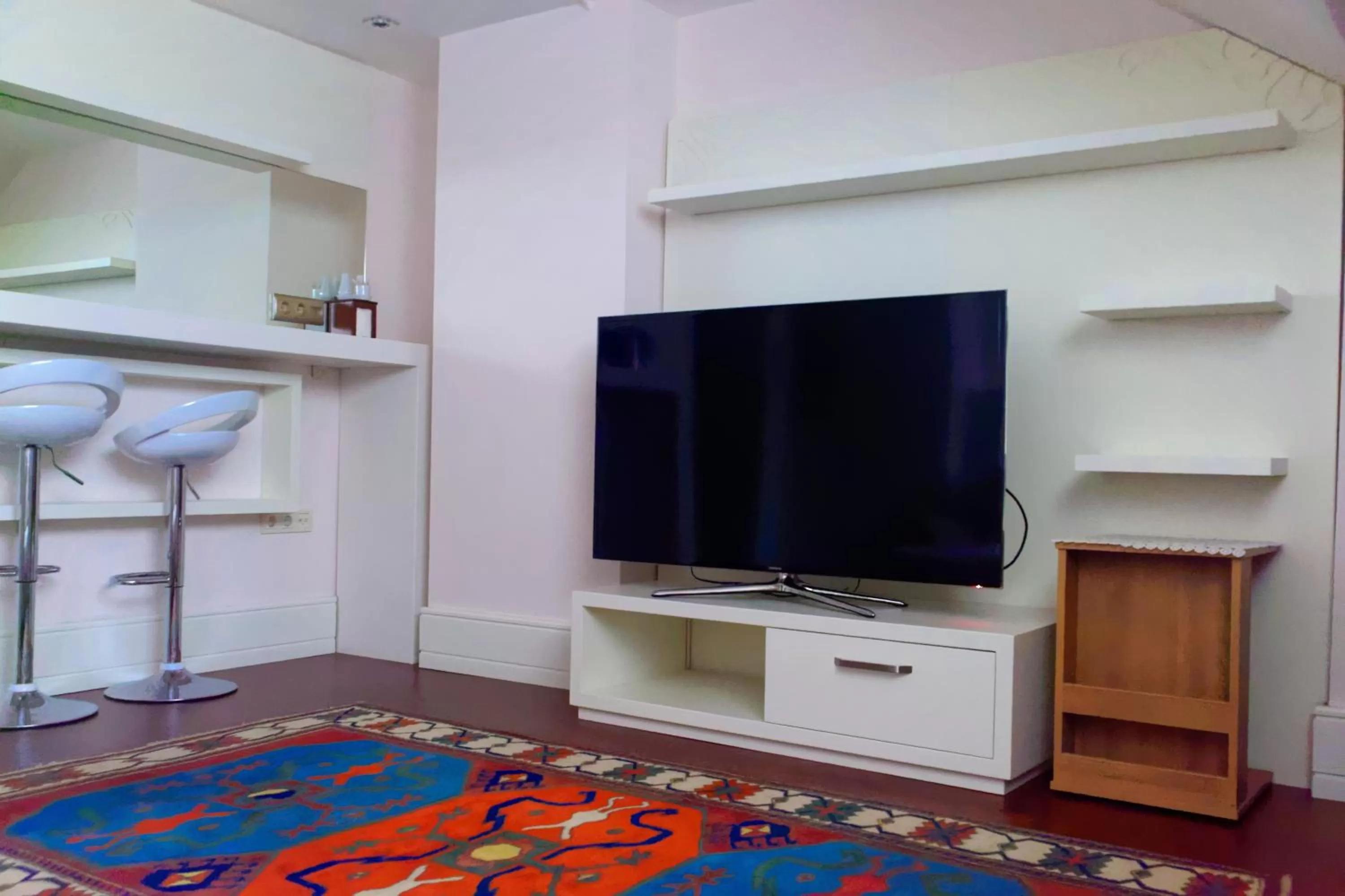 TV and multimedia in Ada Hotel Istanbul