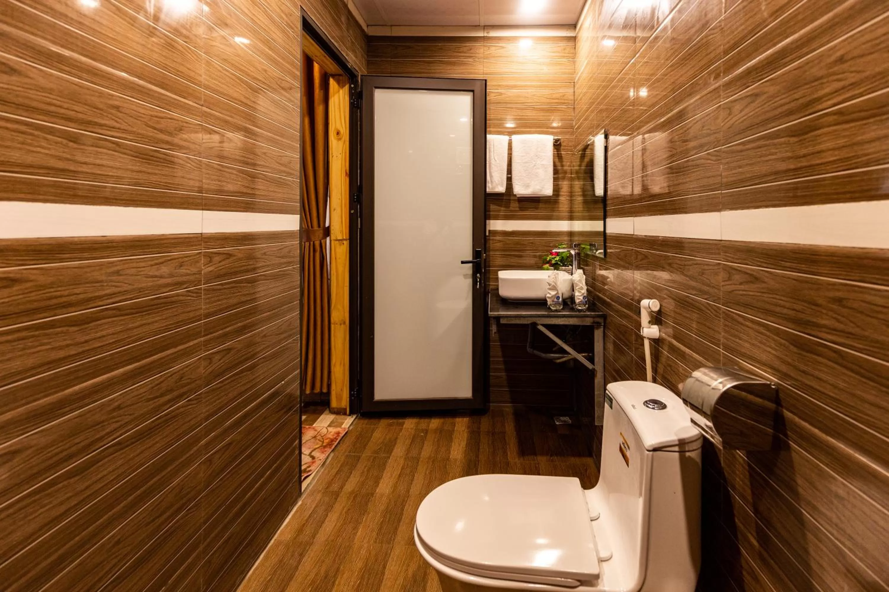 Toilet, Bathroom in Trang An Moon Garden Homestay