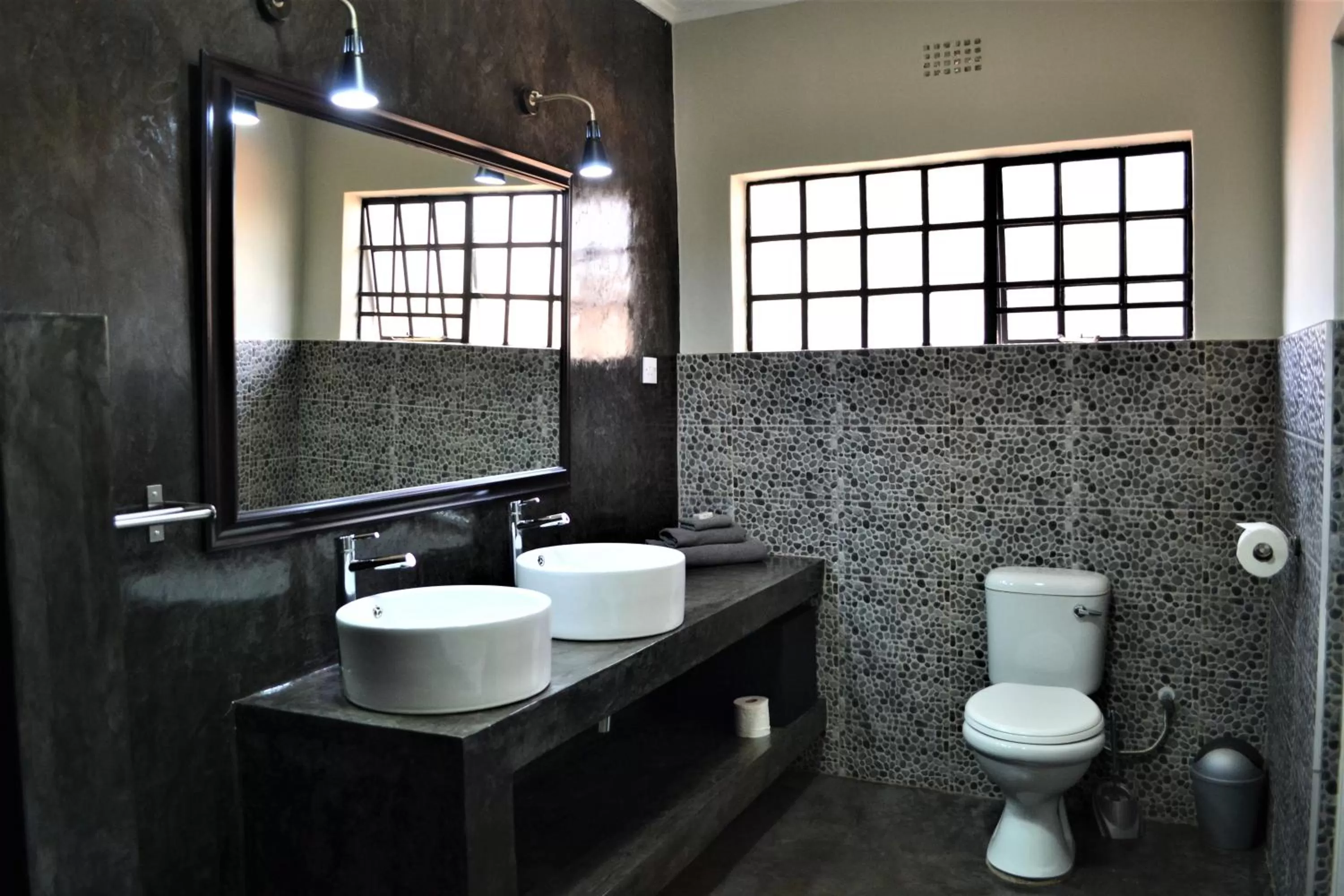 Bathroom in Mitengo House