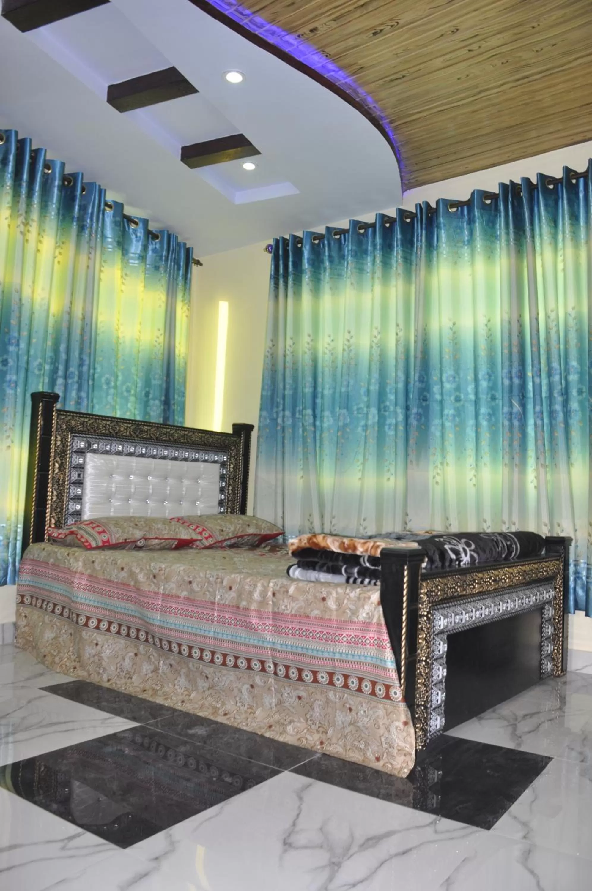 Lounge/Bar in Ayub Residence Bhurban