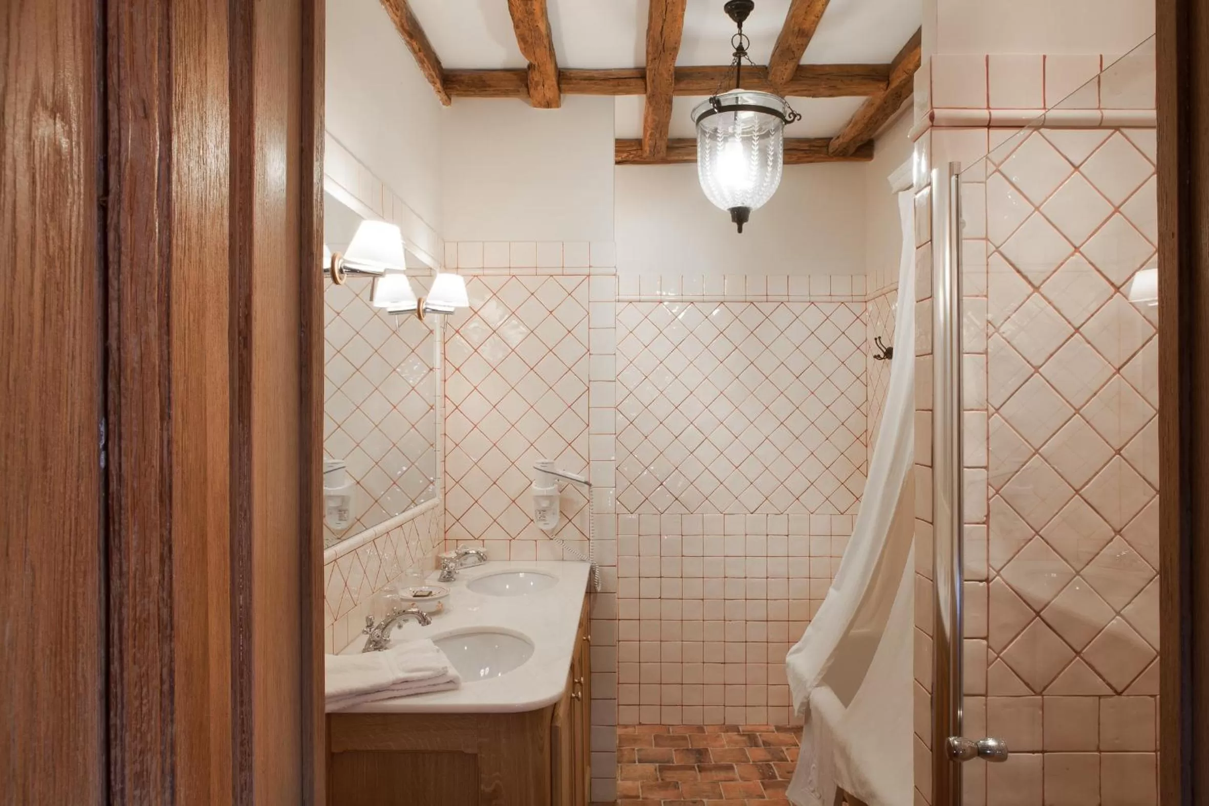 Bathroom in Château-Hôtel de Bourron