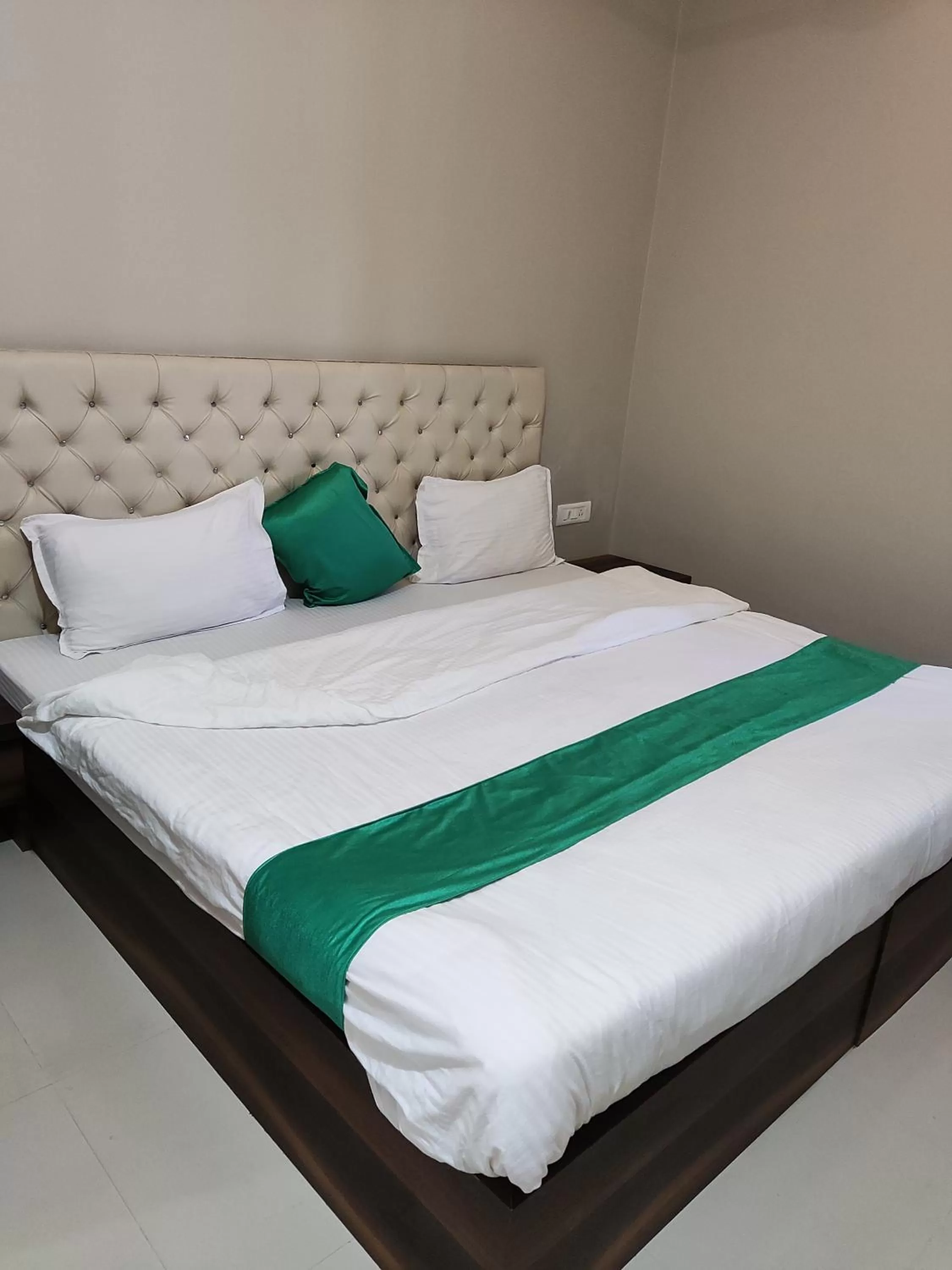 Bedroom, Bed in Hotel Green Apple