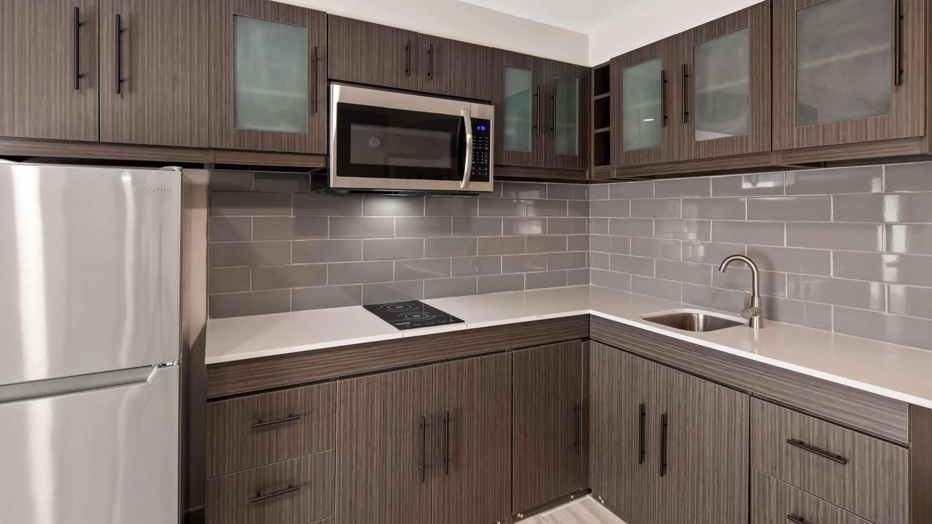 Kitchen or kitchenette in Best Western Plus Executive Residency Nashville