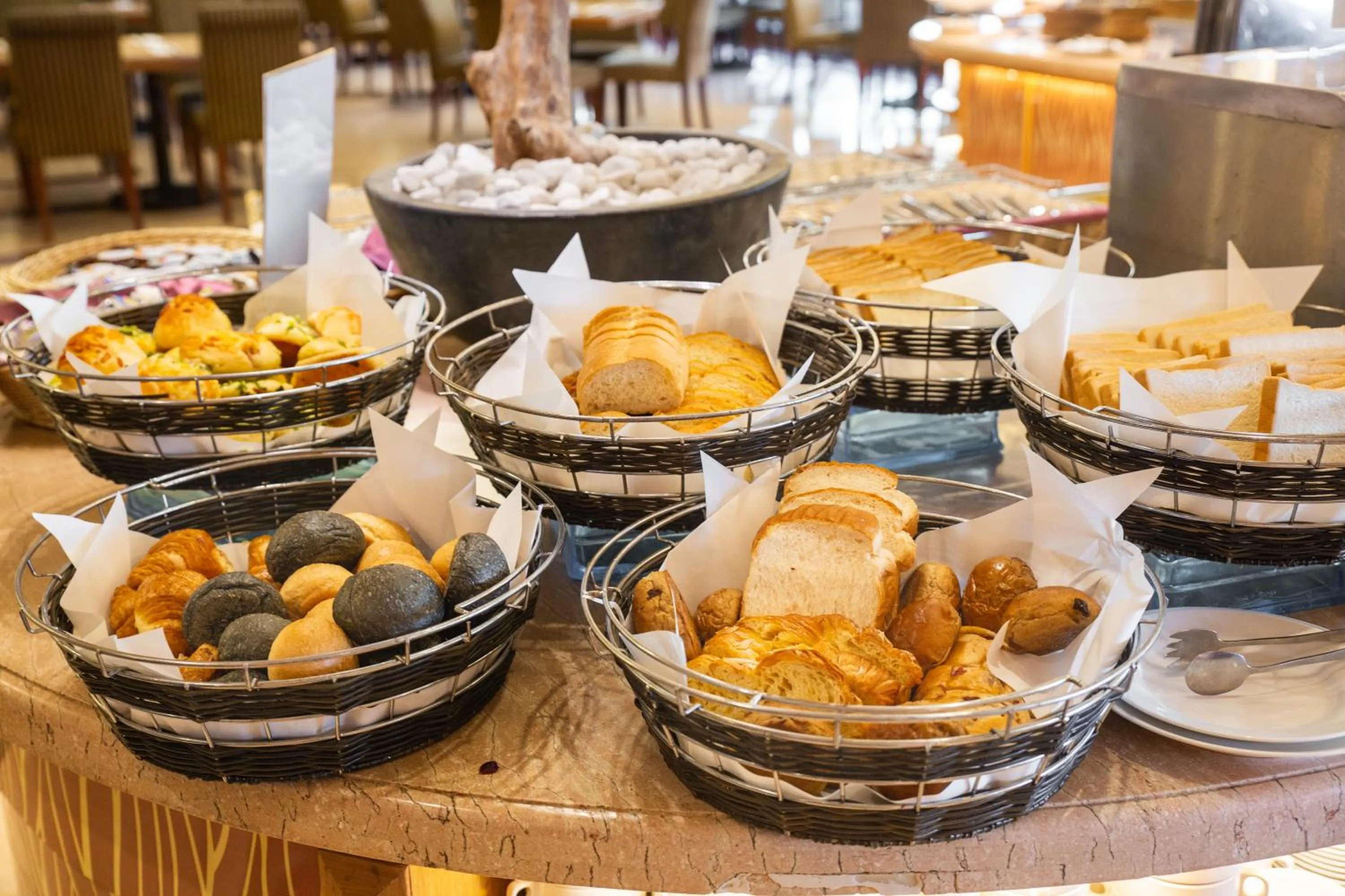 Breakfast in E-DA Skylark Hotel