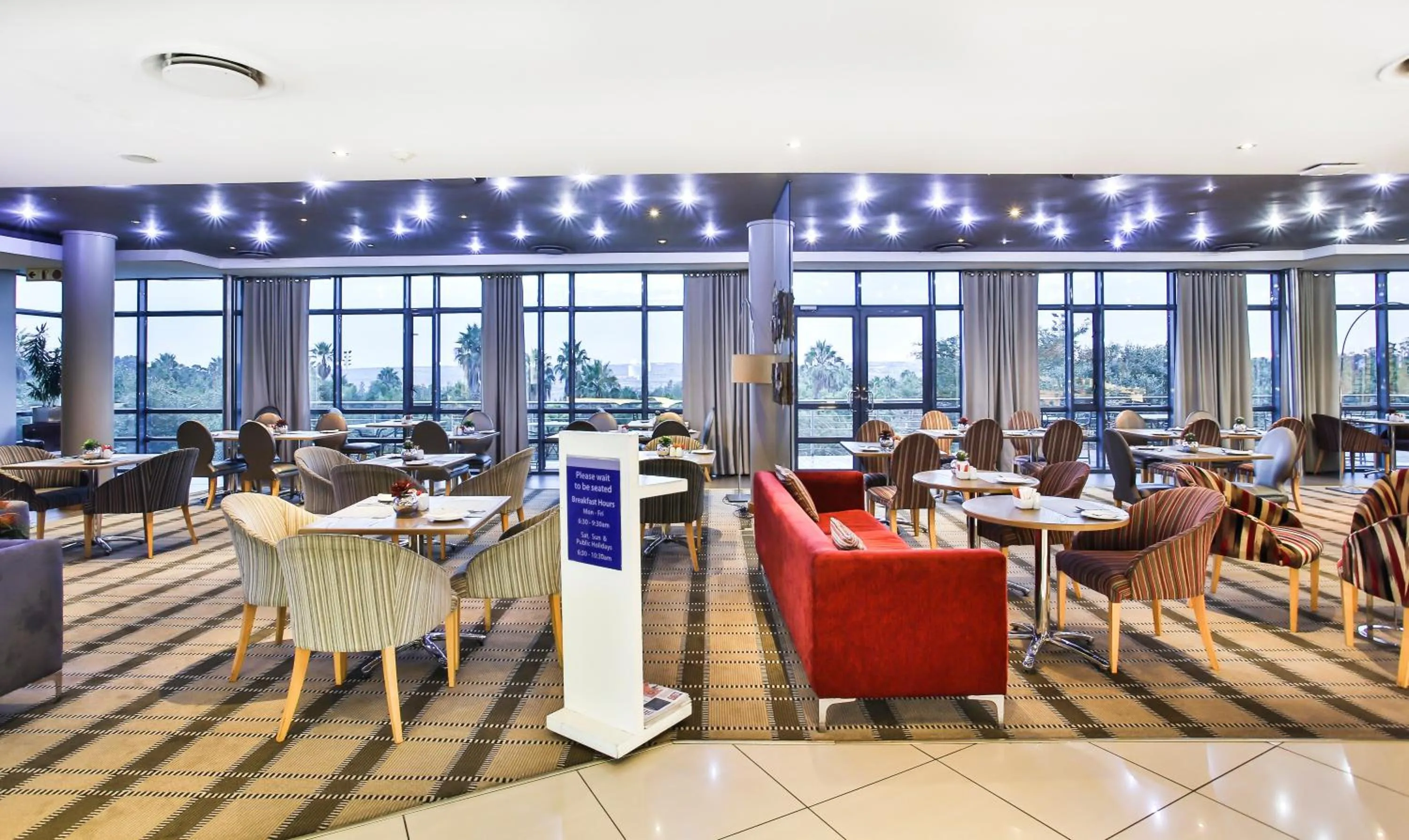 Restaurant/places to eat in Holiday Inn Express Sandton-Woodmead by IHG