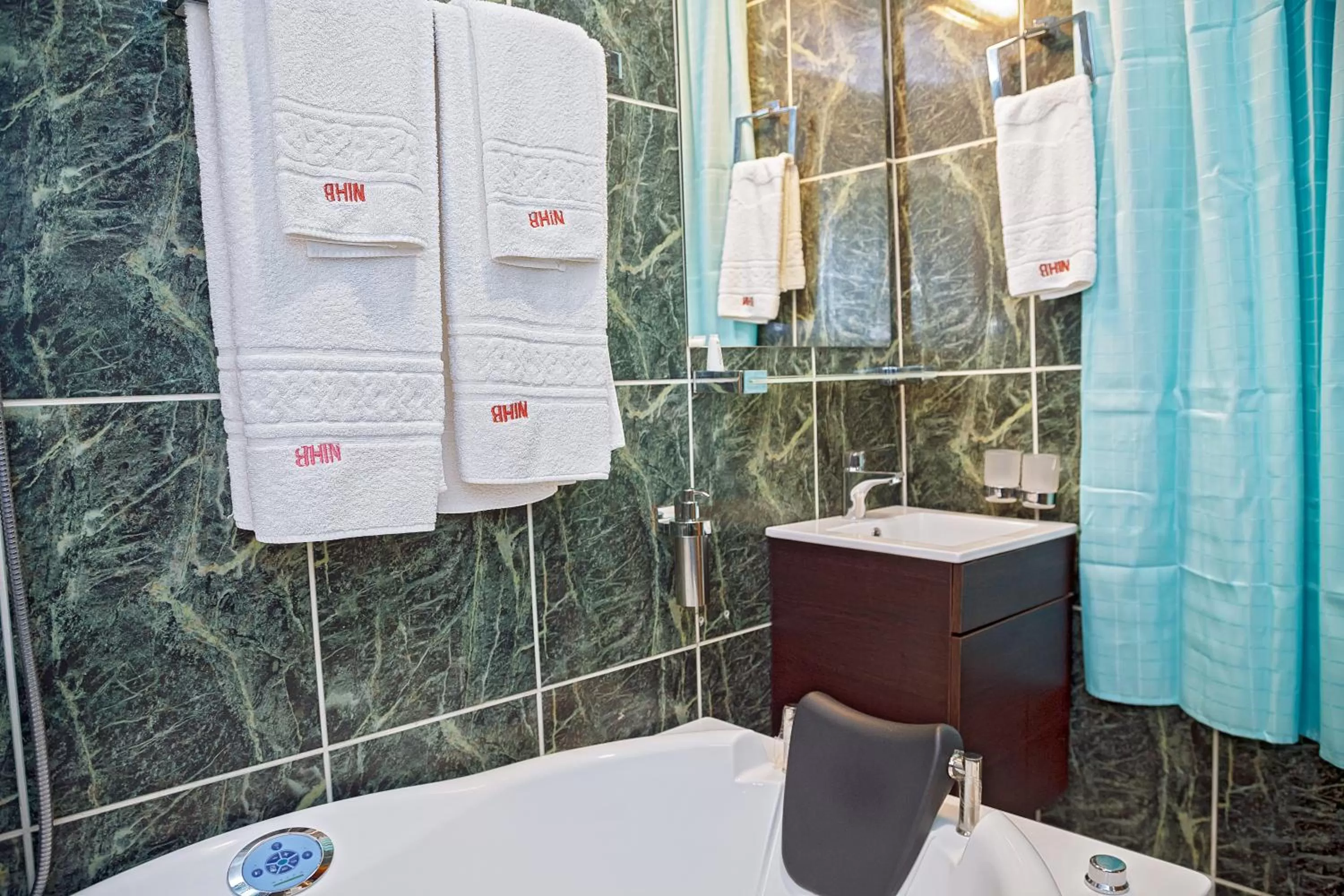 NOUBOU INTERNATIONAL HOTEL BONAPRISO