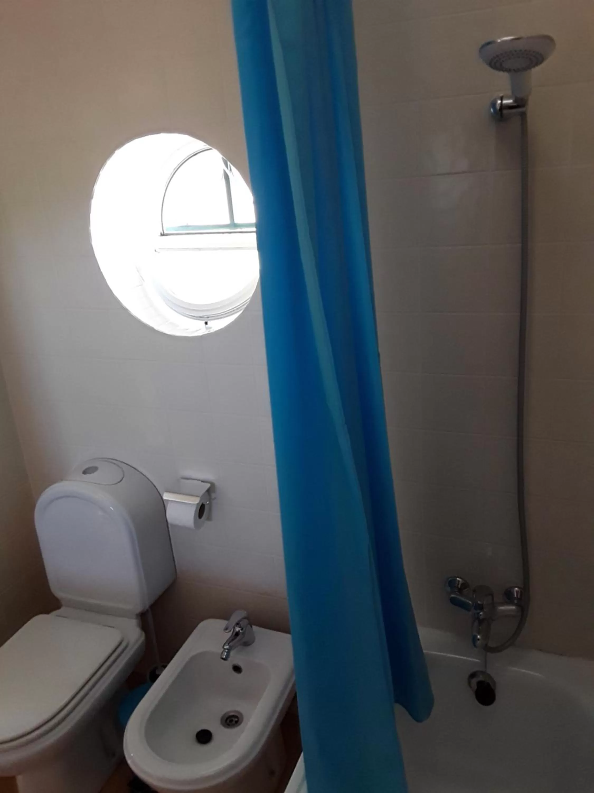 Shower in Casa dos Ventos