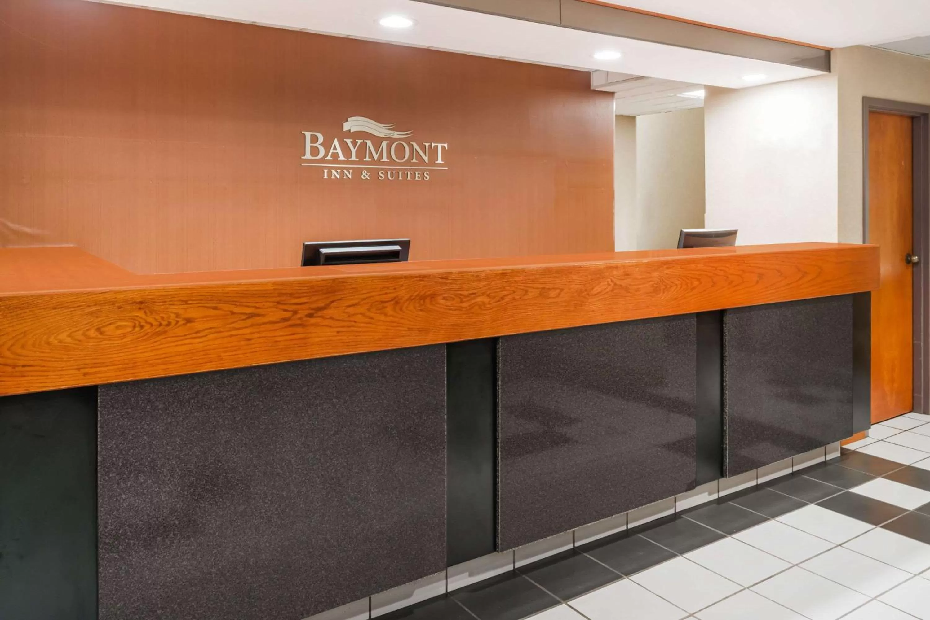 Lobby or reception in Baymont by Wyndham Clarksville Northeast