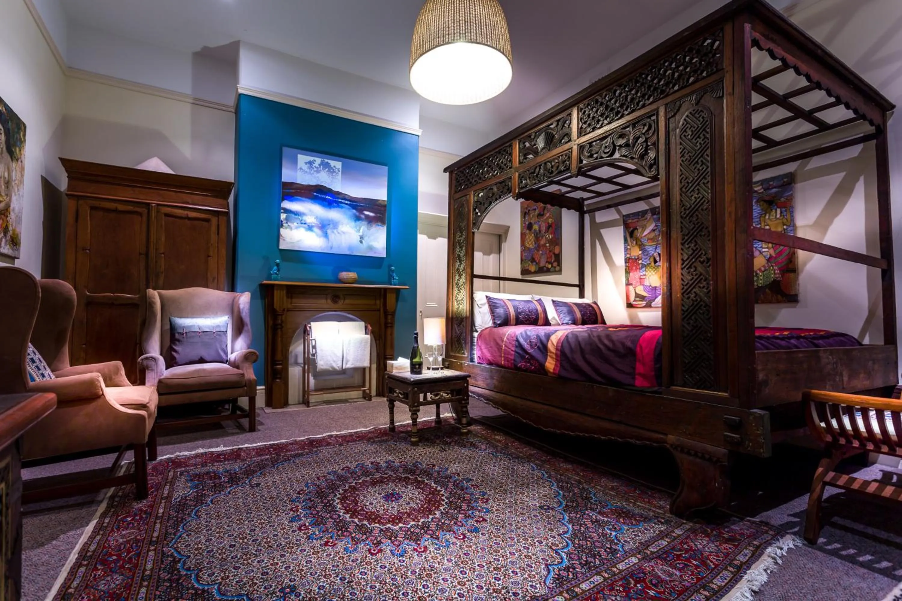 Photo of the whole room, Bed in Fothergills of Fremantle