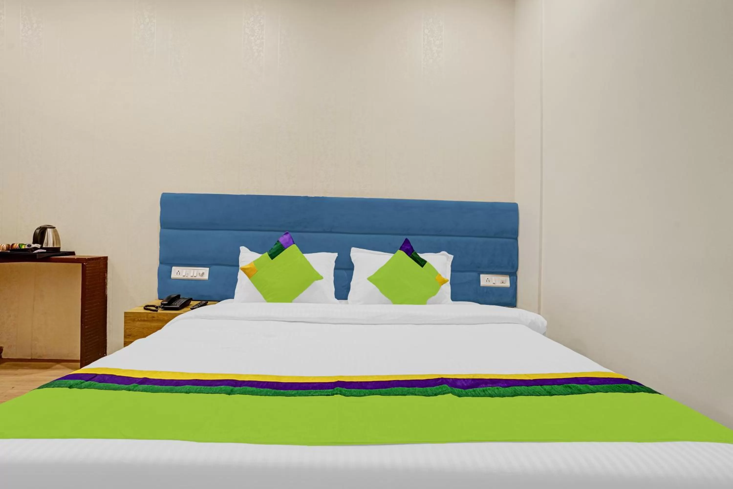 Bed in Treebo Trend Freedom Star, Vile Parle