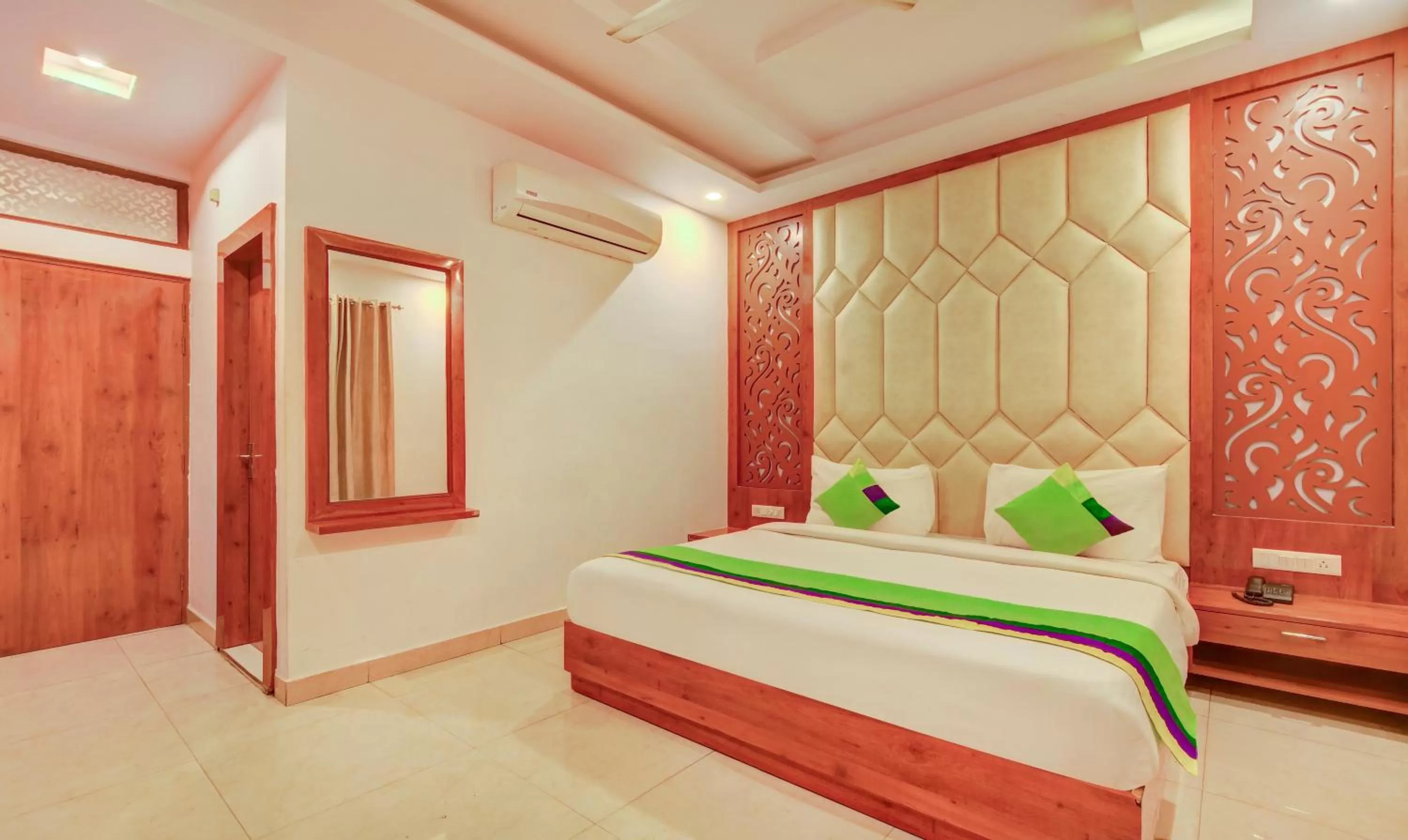 Deluxe Double Room - single occupancy in Treebo G K Residency Near Dehradun Railway Station