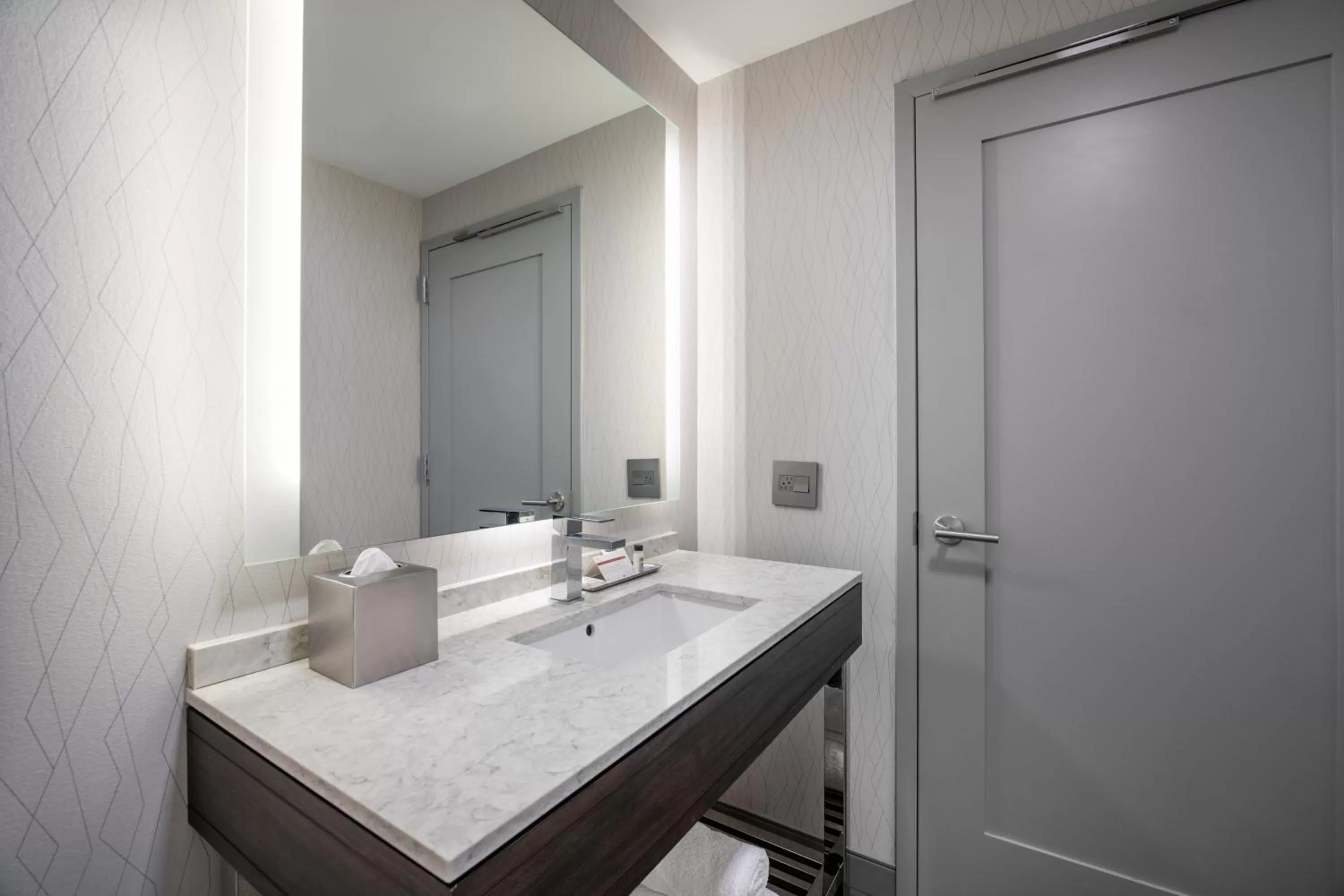 One-Bedroom King Suite - Non-Smoking in Holiday Inn Express - Boston South - Quincy, an IHG Hotel