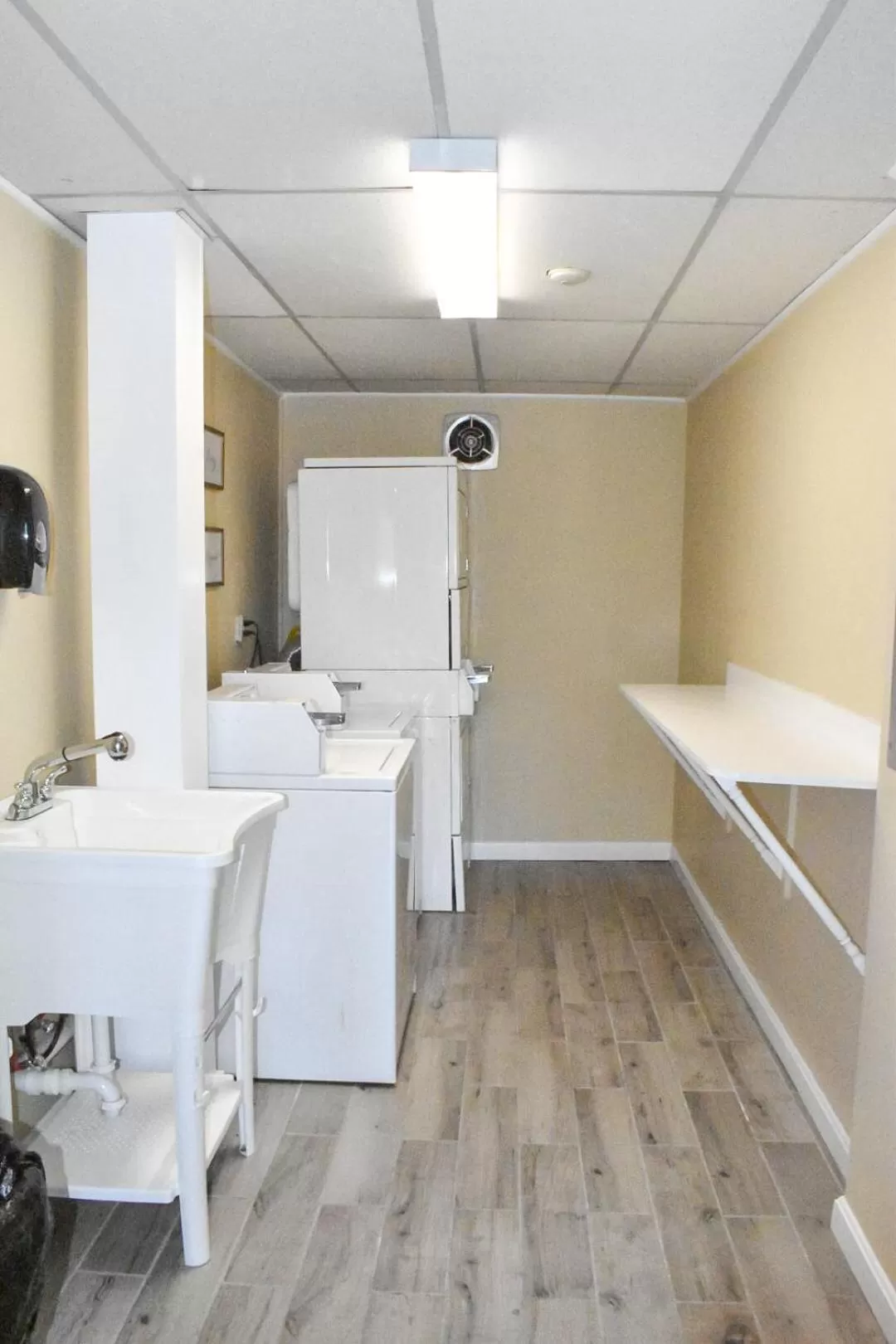 laundry in The Grand Beach Inn