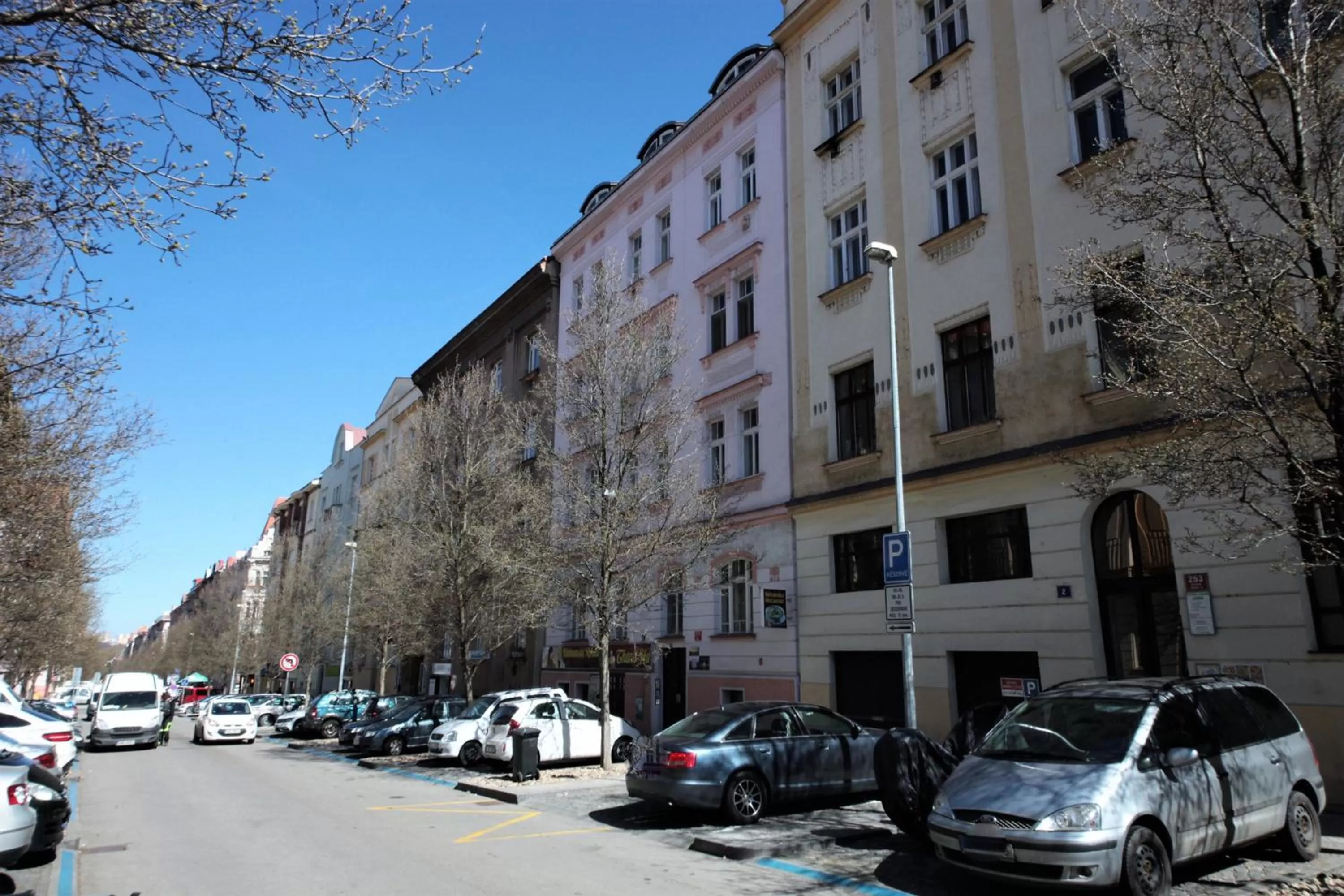 City Castle Aparthotel