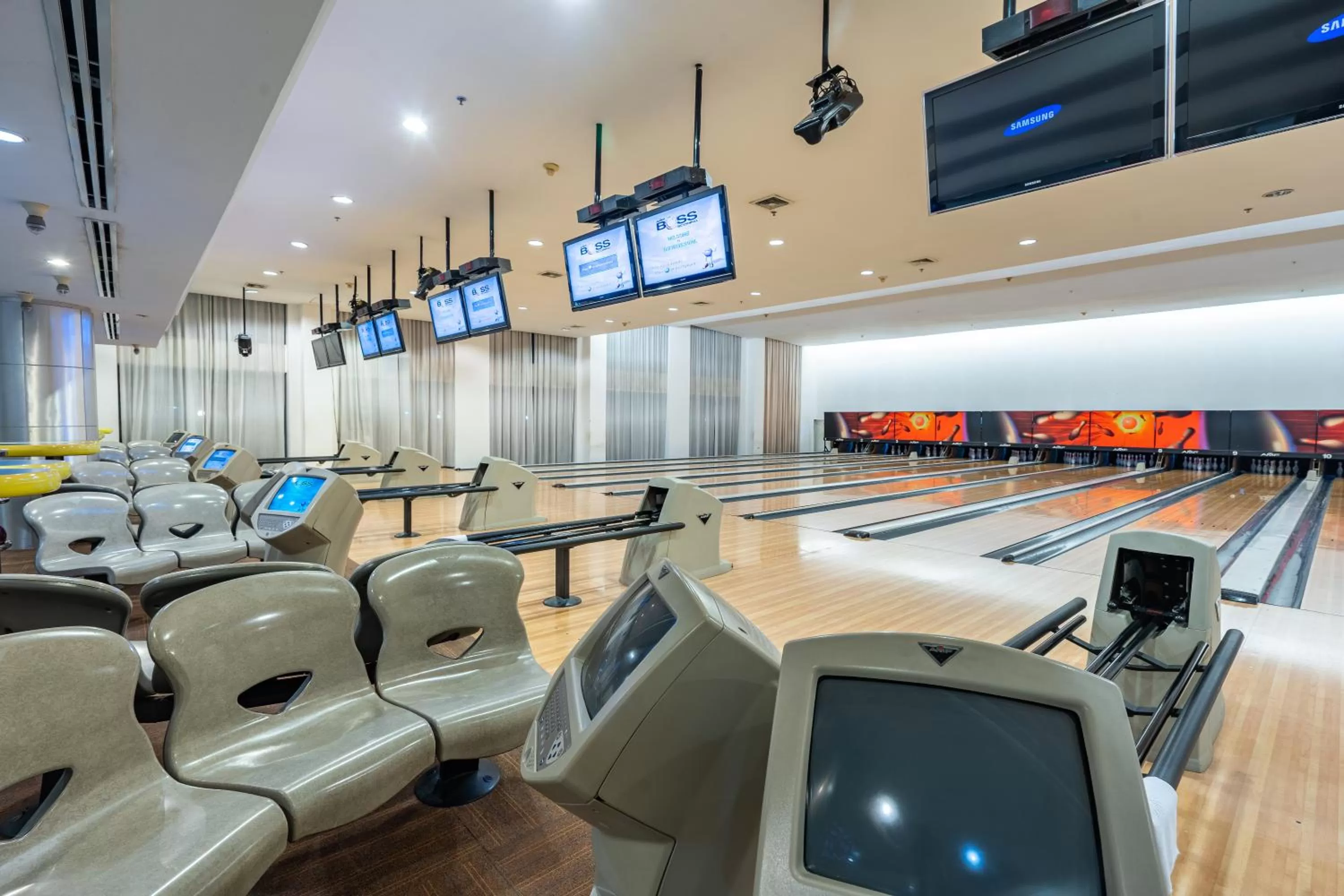 Jomtien Palm Beach Hotel and Resort