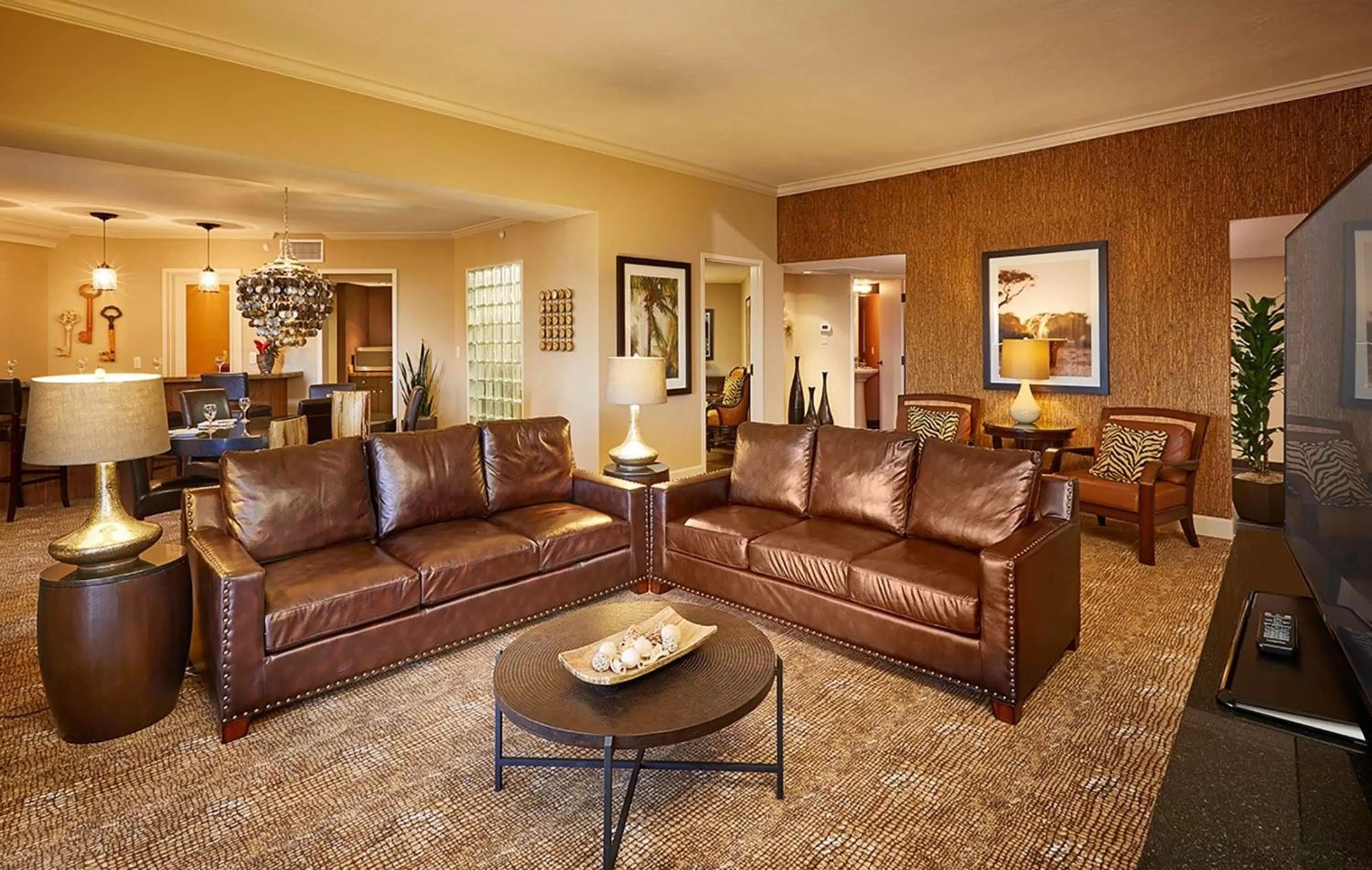 Living room in Doubletree by Hilton Phoenix Mesa