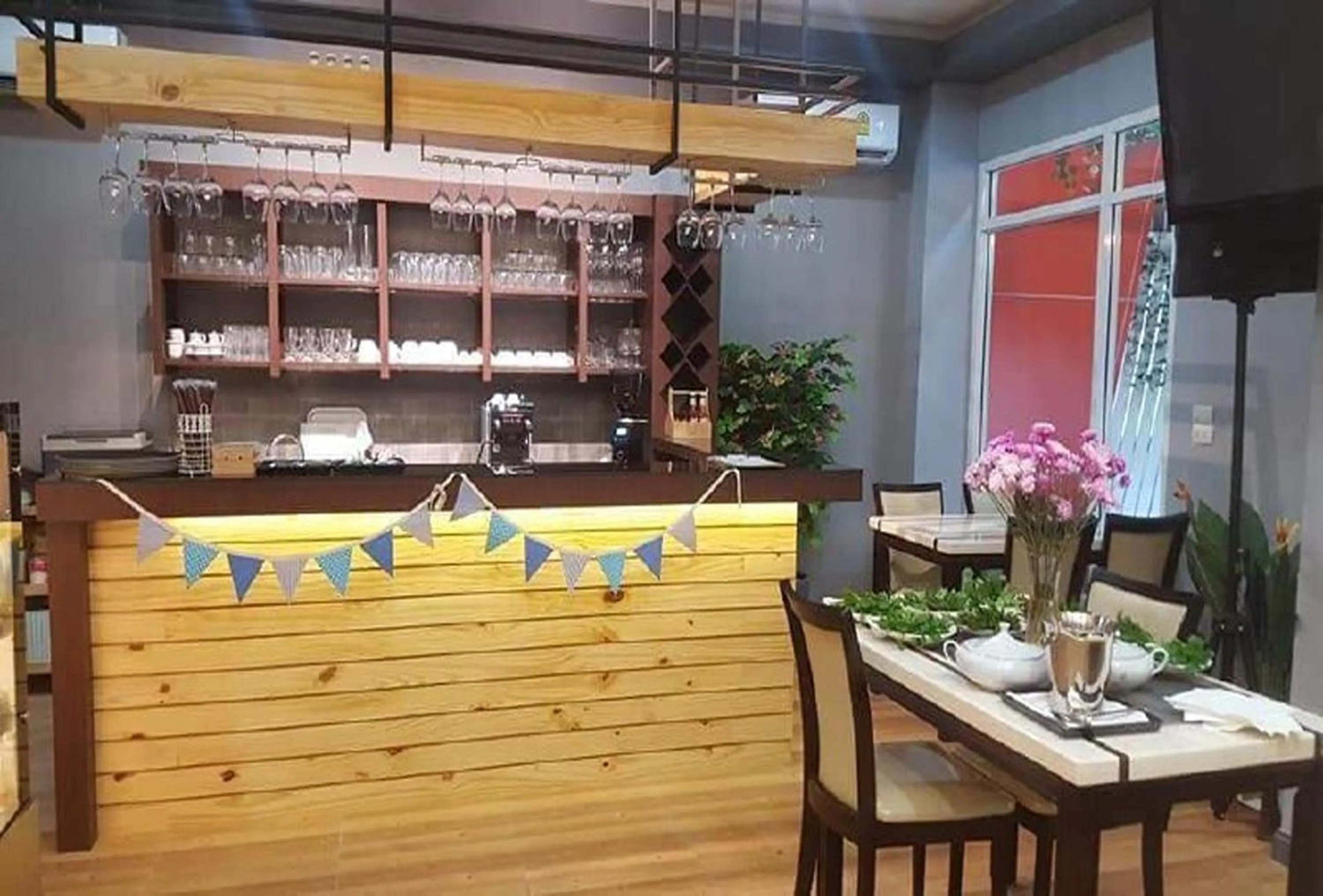 Restaurant/places to eat in The Ring Residence