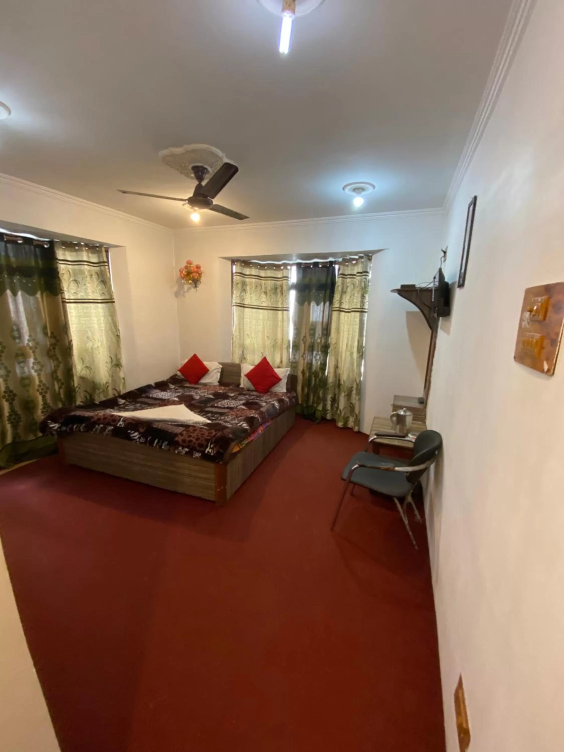 Bed in Hotel Young Mamta