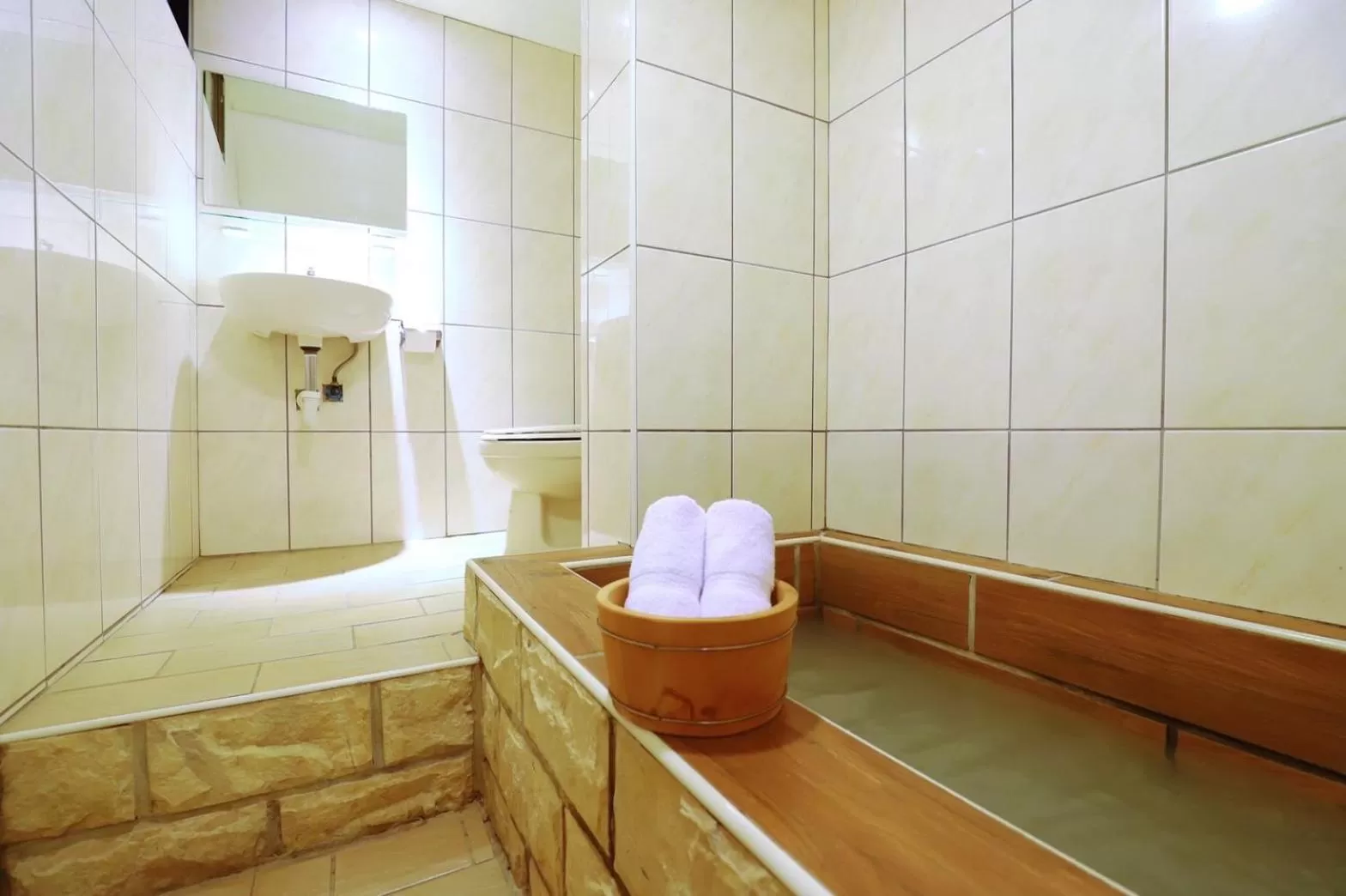 Gorgeous Hot Spring Resort