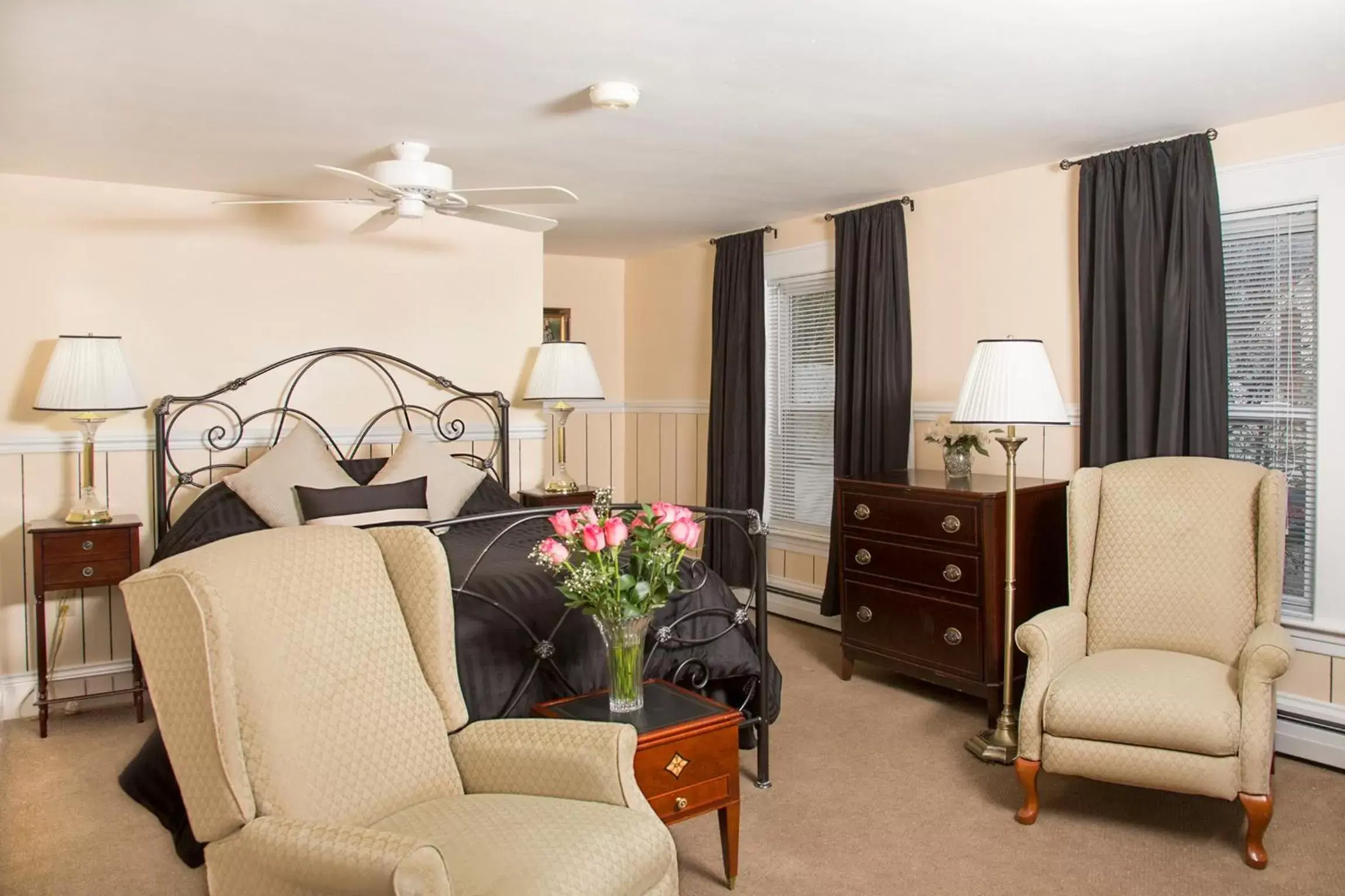 Adams Deluxe Suite - Dog Friendly in Glynn House Inn Adams Deluxe Suite - Dog Friendly in Glynn House Inn