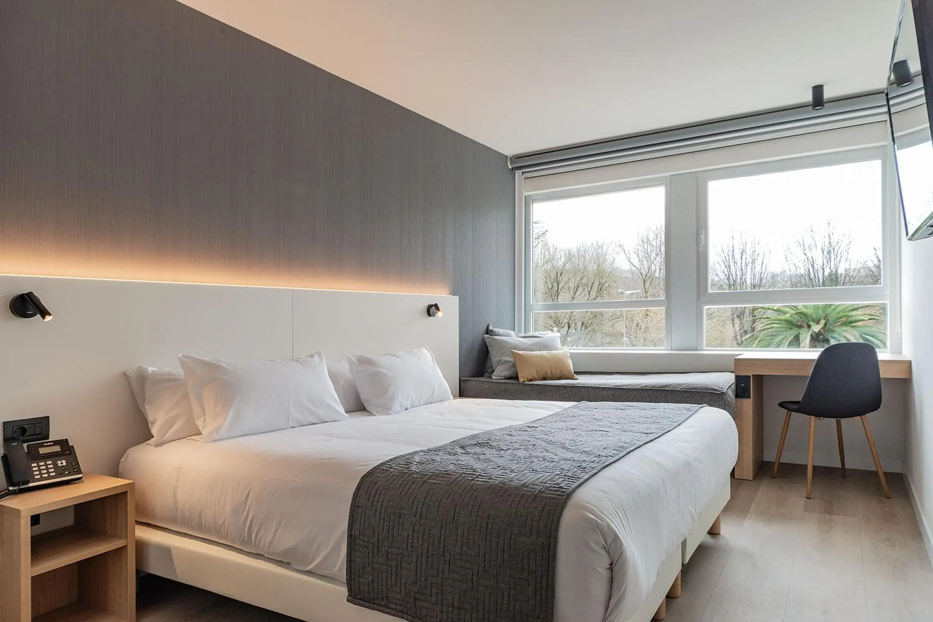 Double Room with Extra Bed in Hotel Distrito Oeste Double Room with Extra Bed in Hotel Distrito Oeste