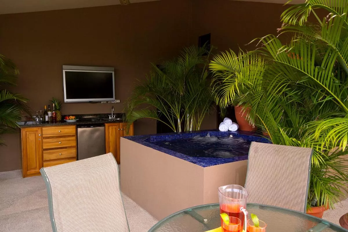 Hot Tub in Monaco Condominiums
