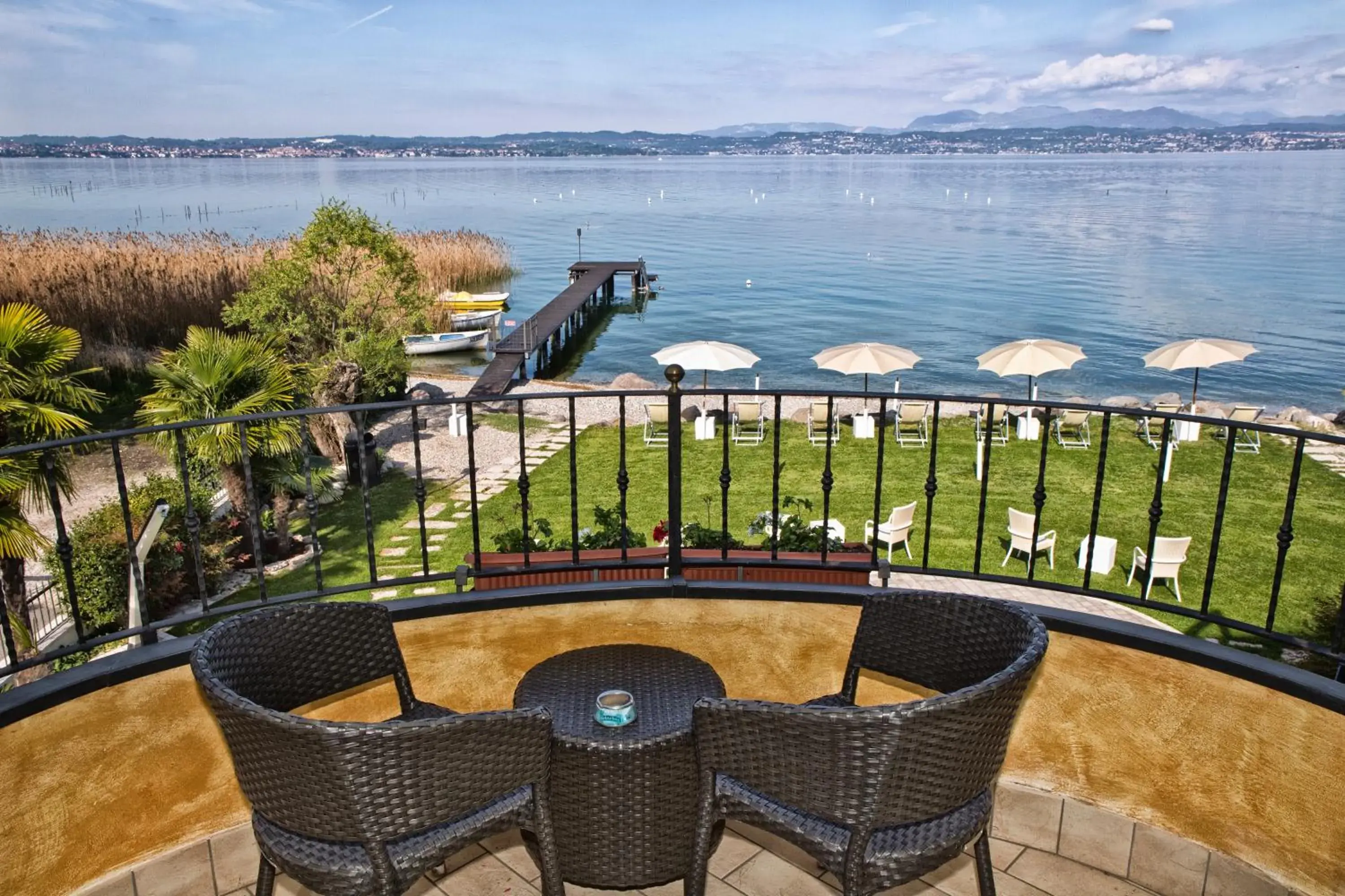 Superior Double Room in Hotel La Rondine Superior Double Room in Hotel La Rondine