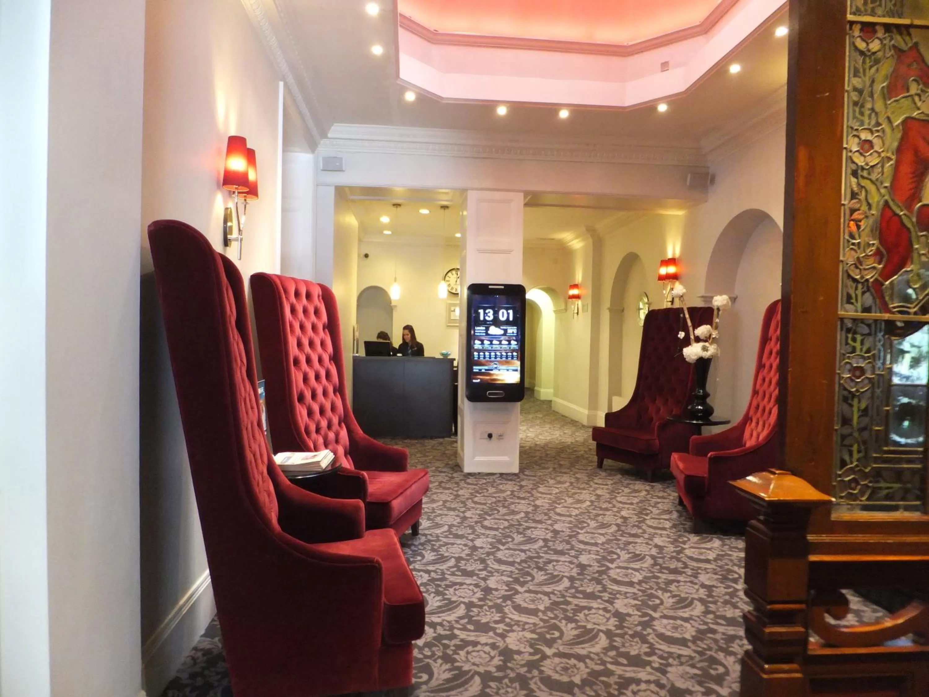 Lobby or reception in Thistle London Bloomsbury Park
