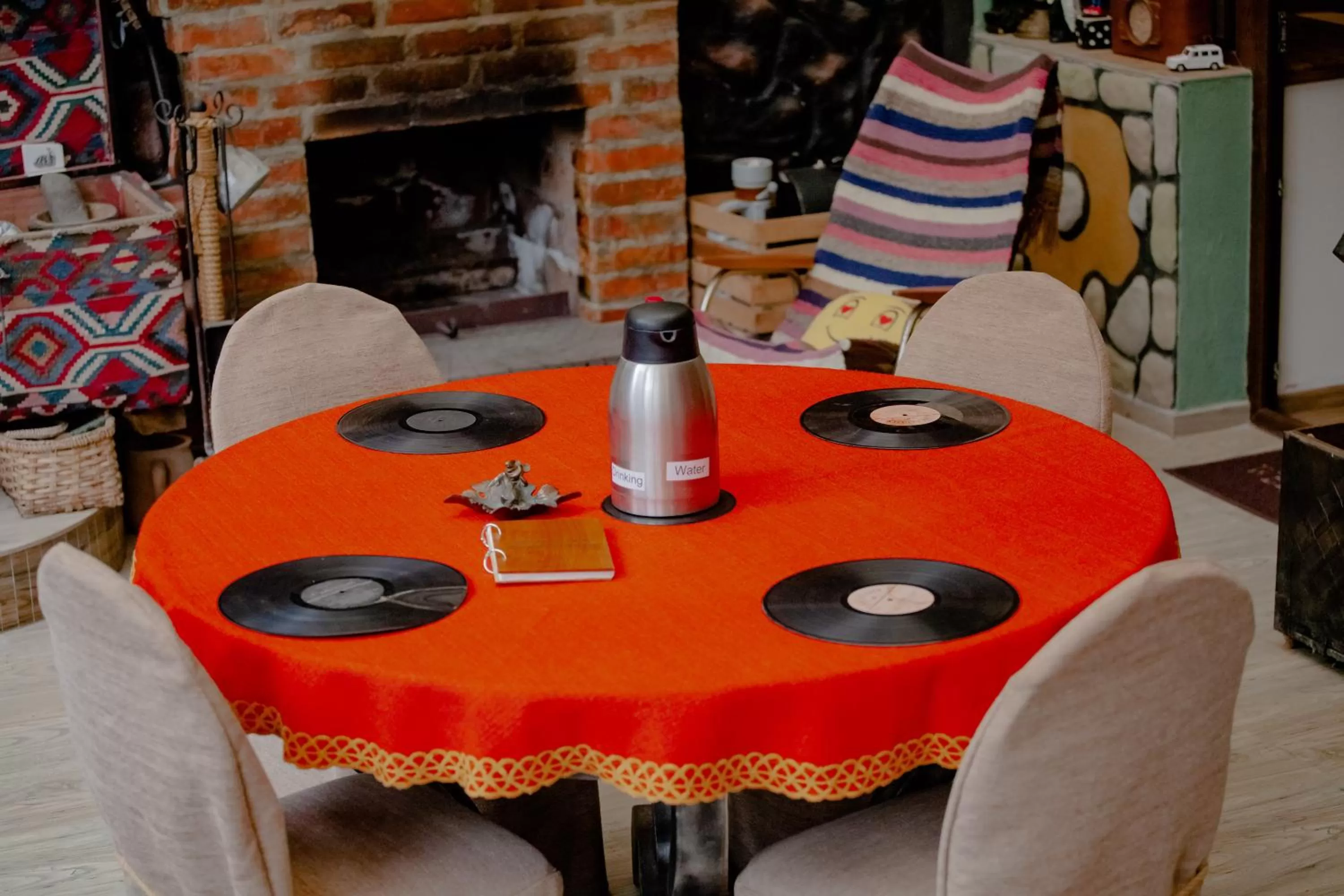 Living room, Restaurant/Places to Eat in Qilimcha's Guesthouse