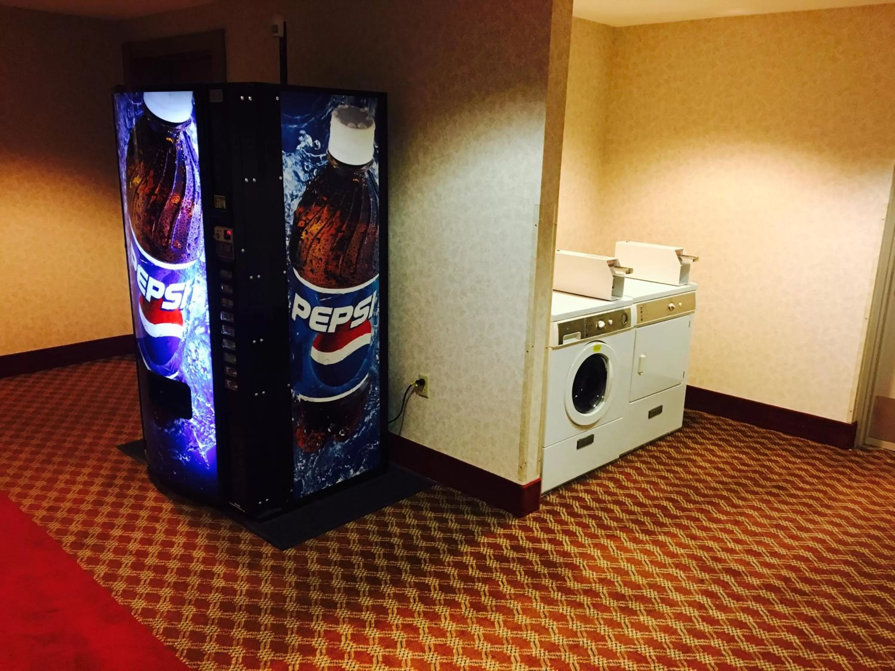 On-site shops in Microtel Inn & Suites by Wyndham Syracuse Baldwinsville