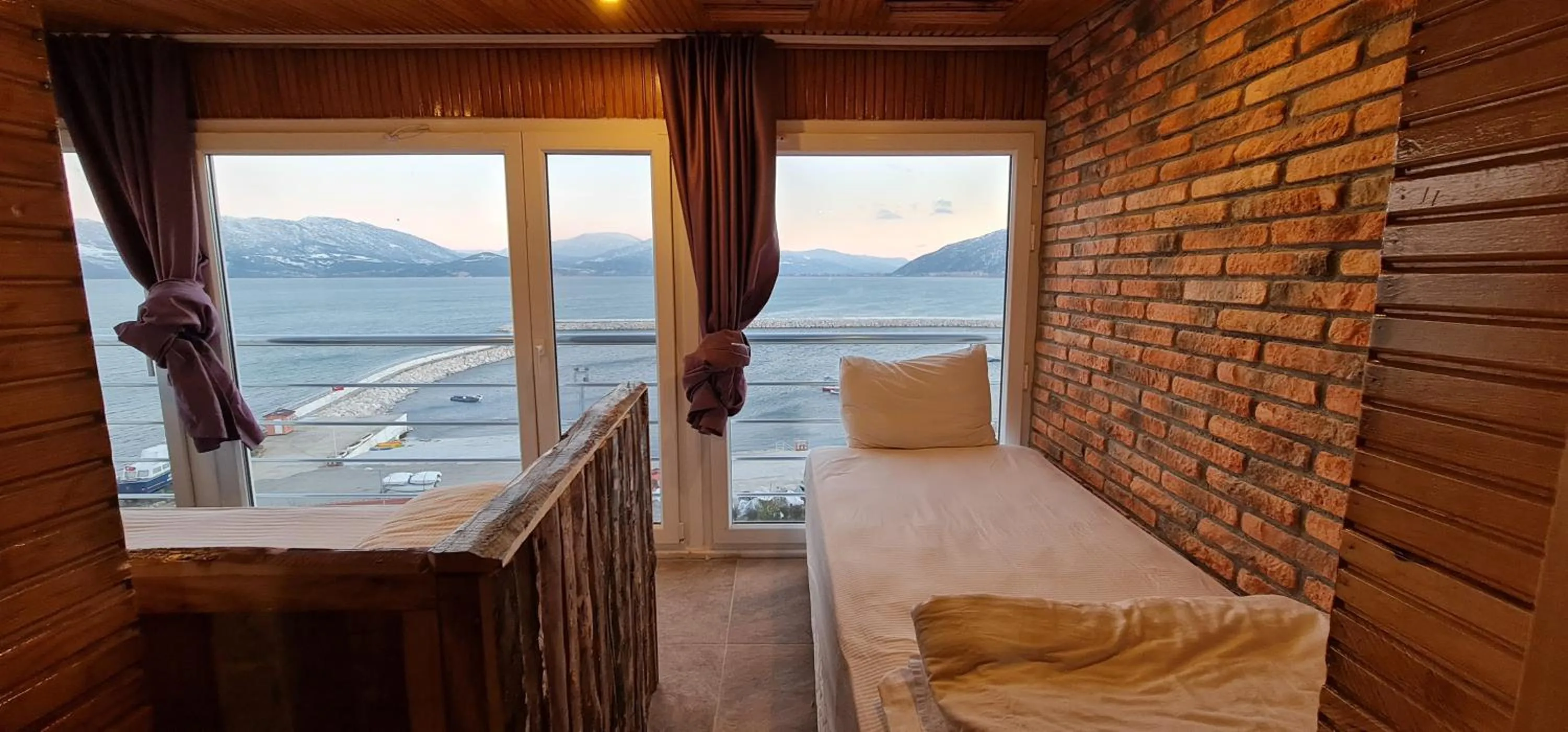 Lake view in Lale Pension